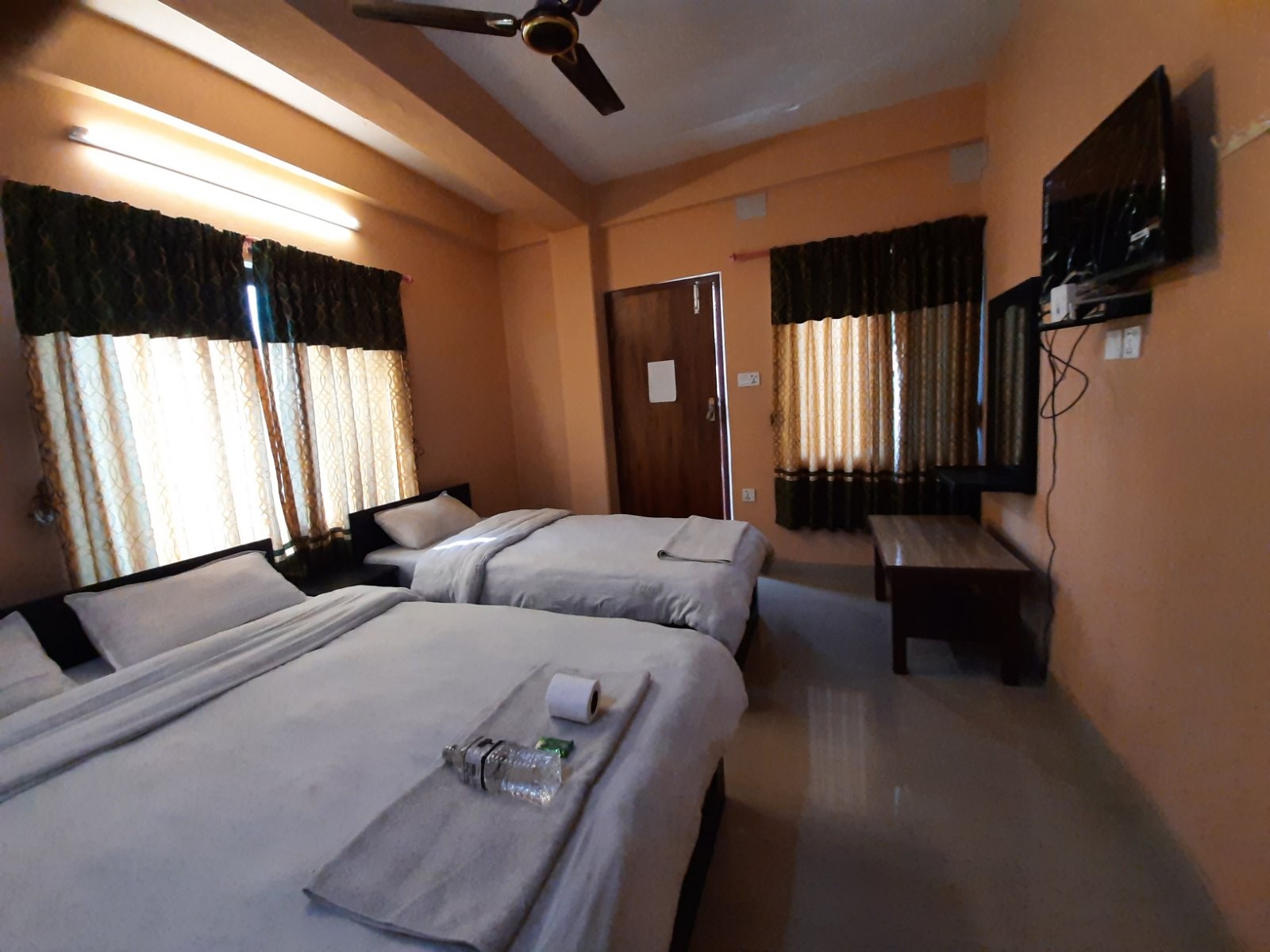 Hotel Eagle Zone