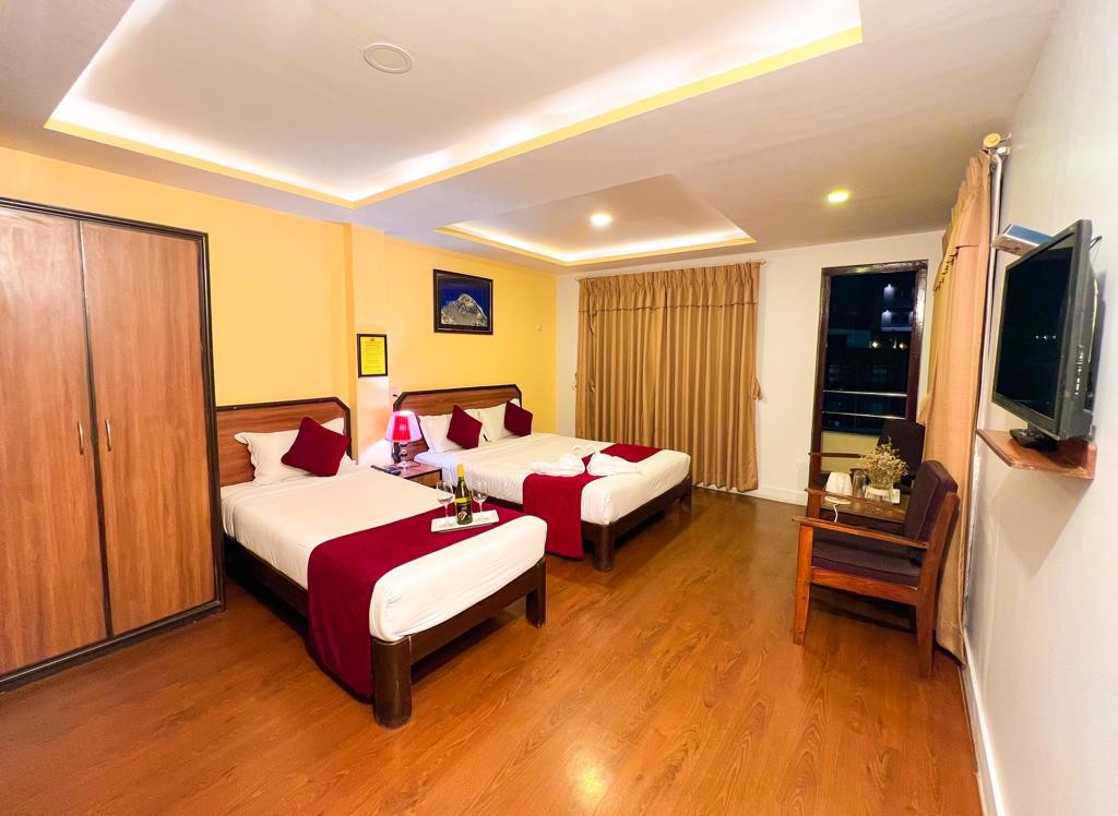 DELUXE FAMILY SUITE ROOM