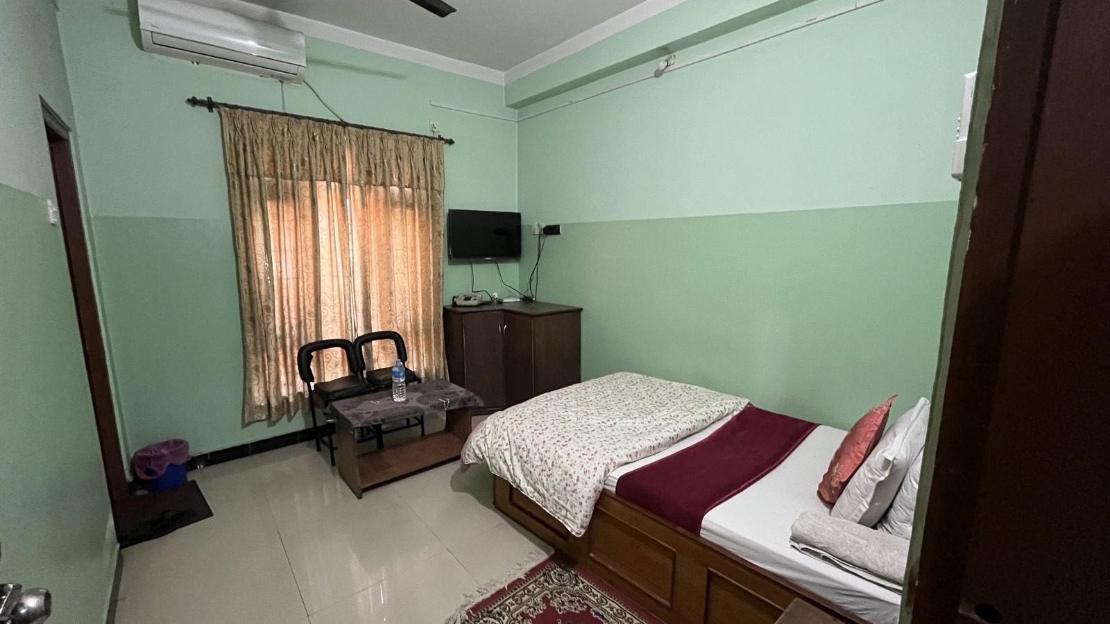 Hotel Leo INN