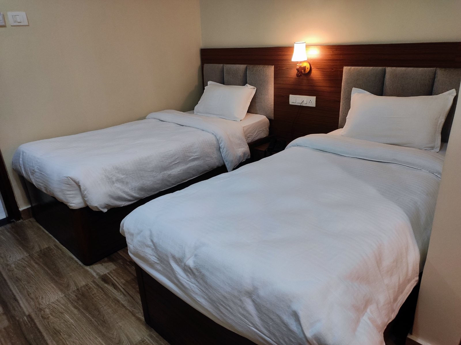 Standard AC Room (twin bed)