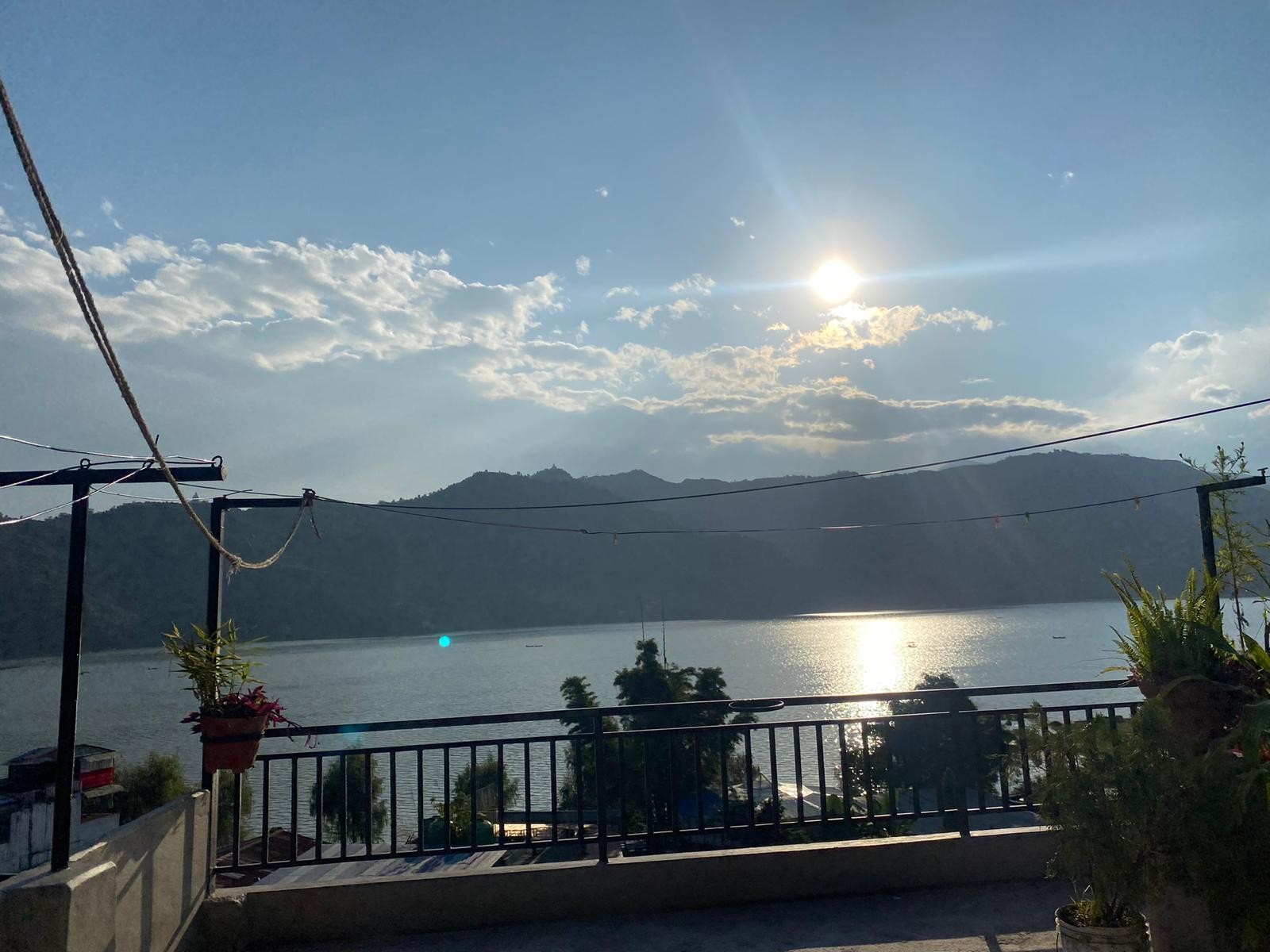 Hotel Eagle Zone|family room with lake view