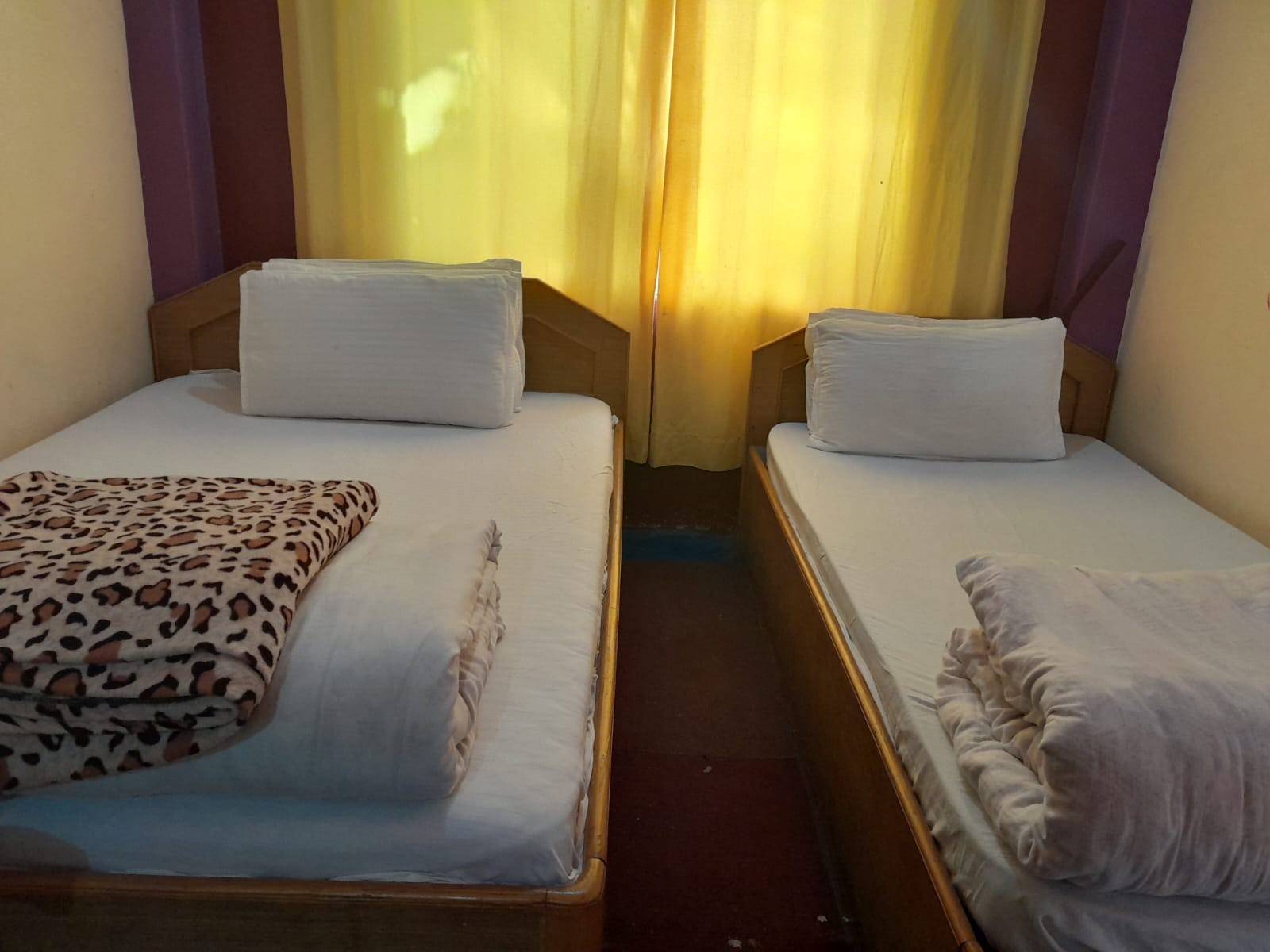 Three Sister's Hotel Hill Side
