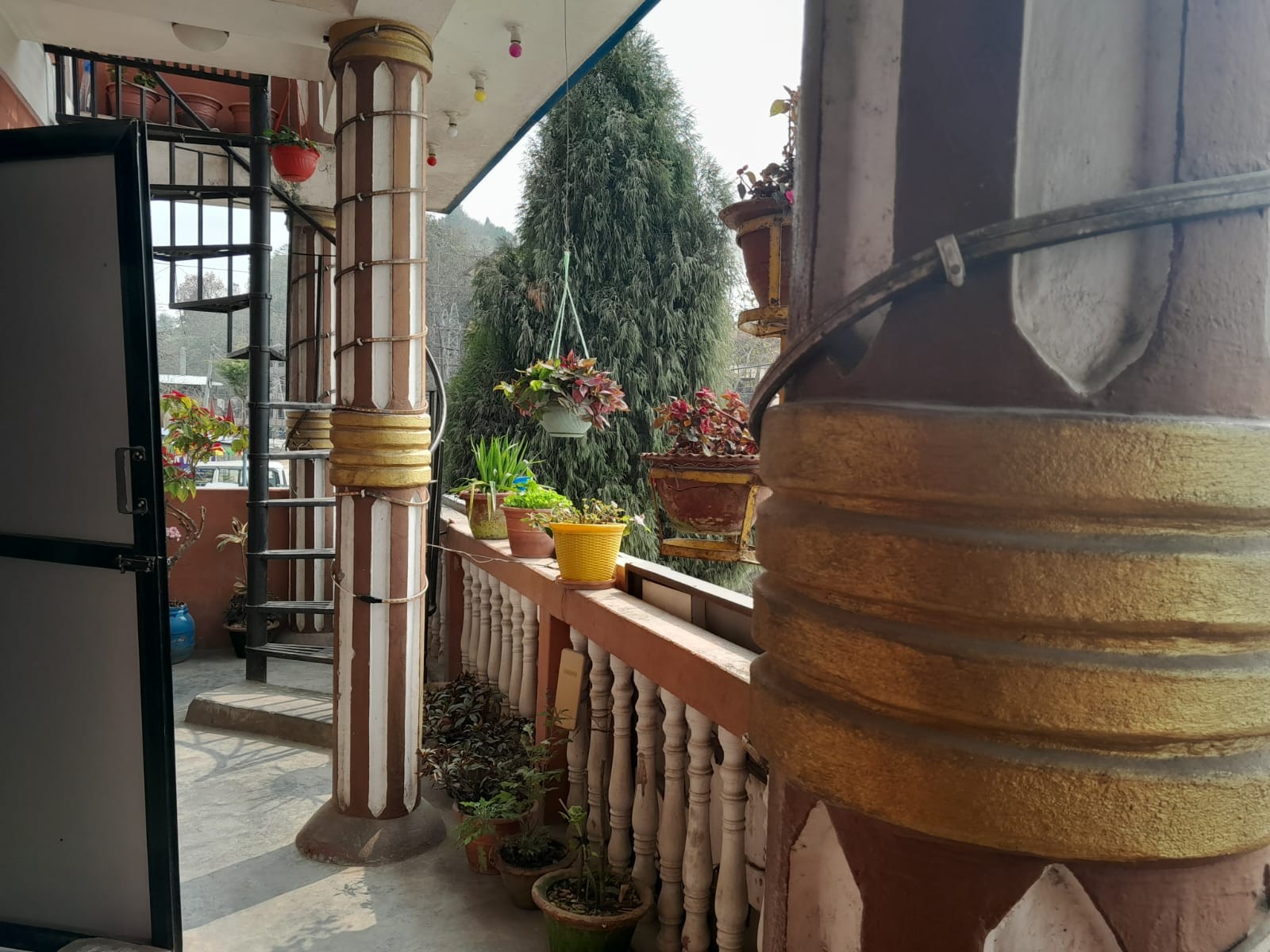 Three Sister's Hotel Hill Side