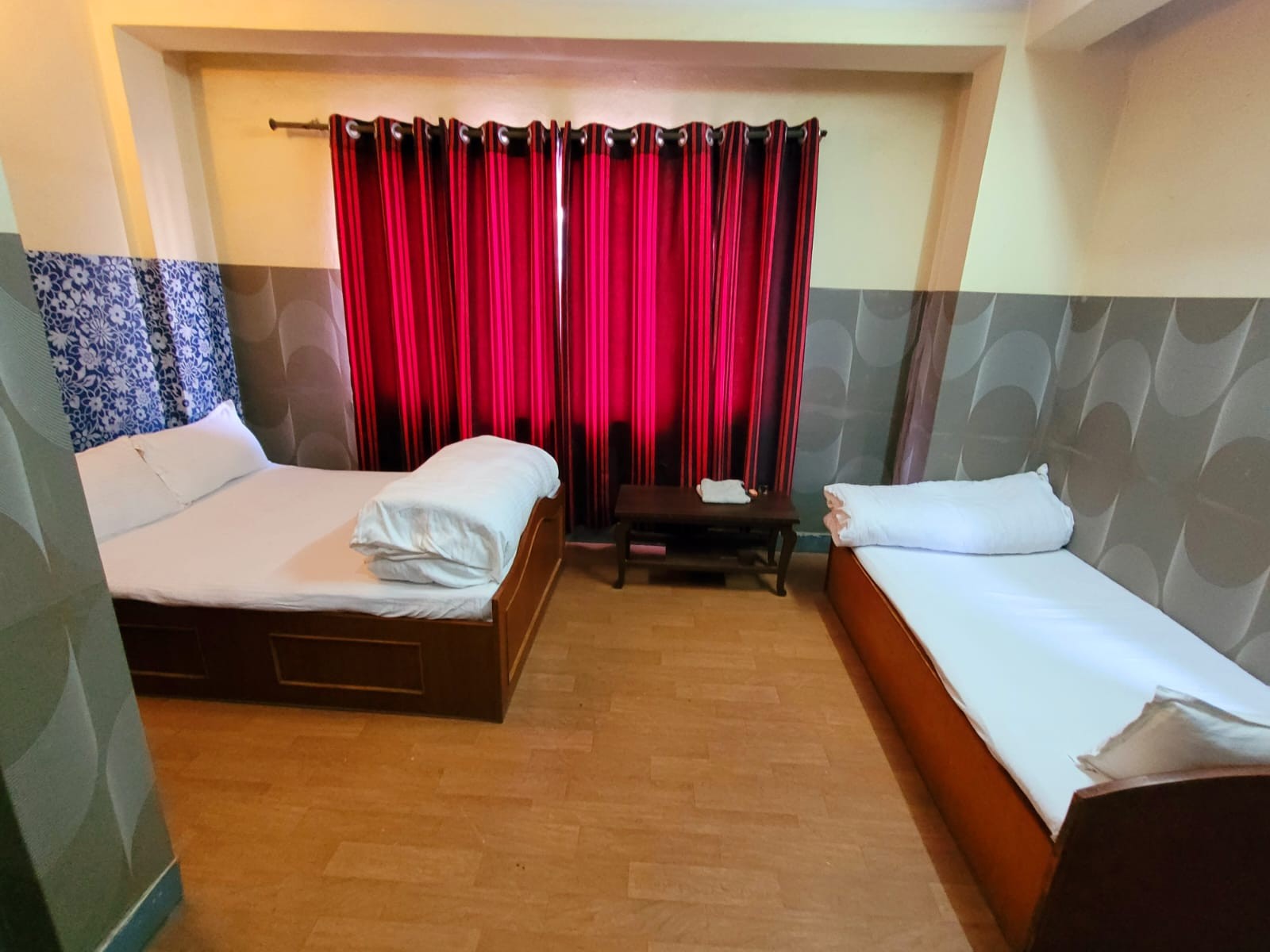 Hotel Peace Divine|Family with 2 1 Single + 1 Double Bed