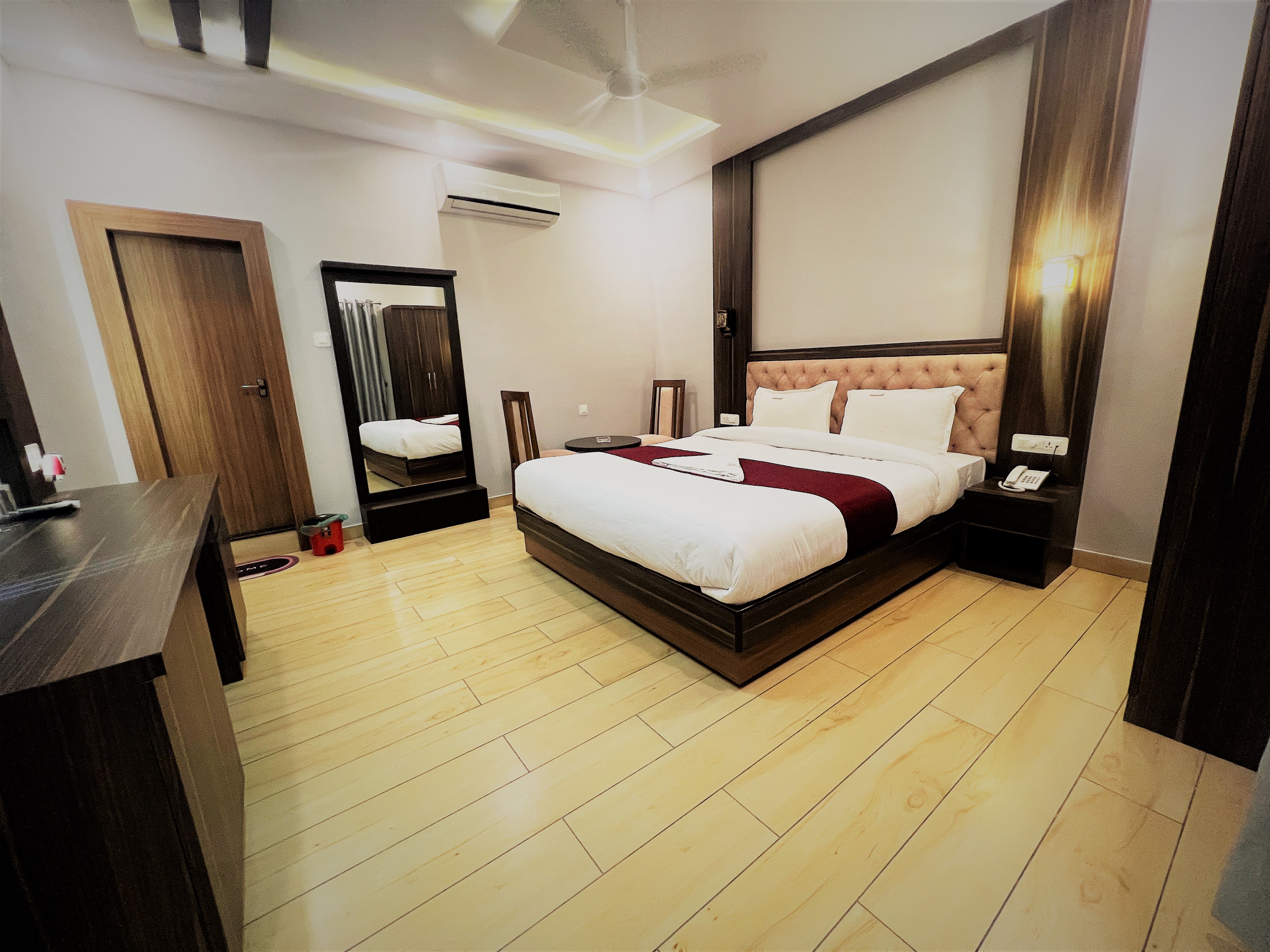 Honeymoon Room
