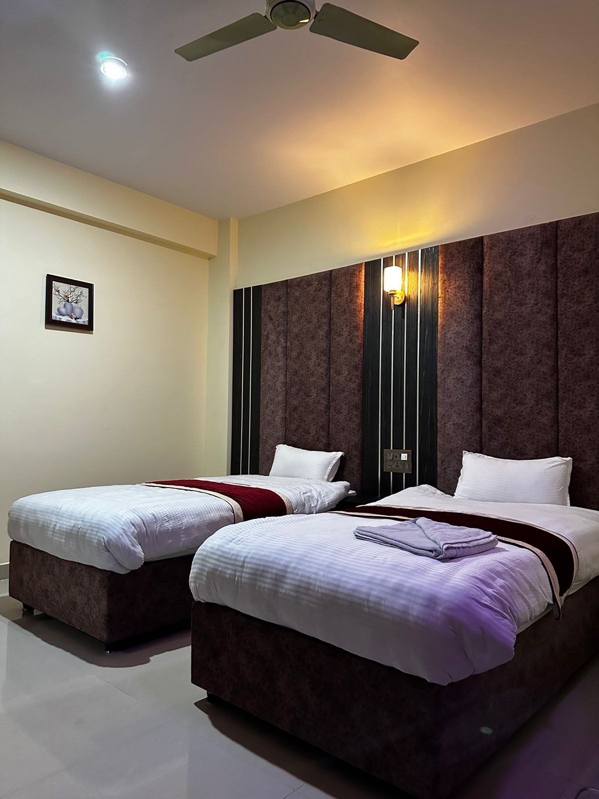 Deluxe Twin bed
