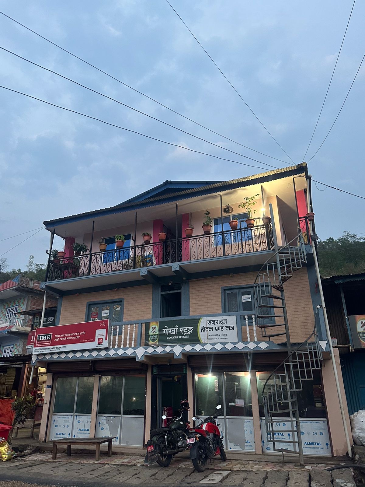 Sunrise Hotel & Lodge