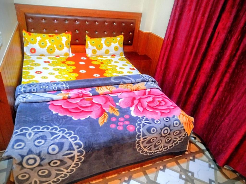 Shri Holy Family Guest House