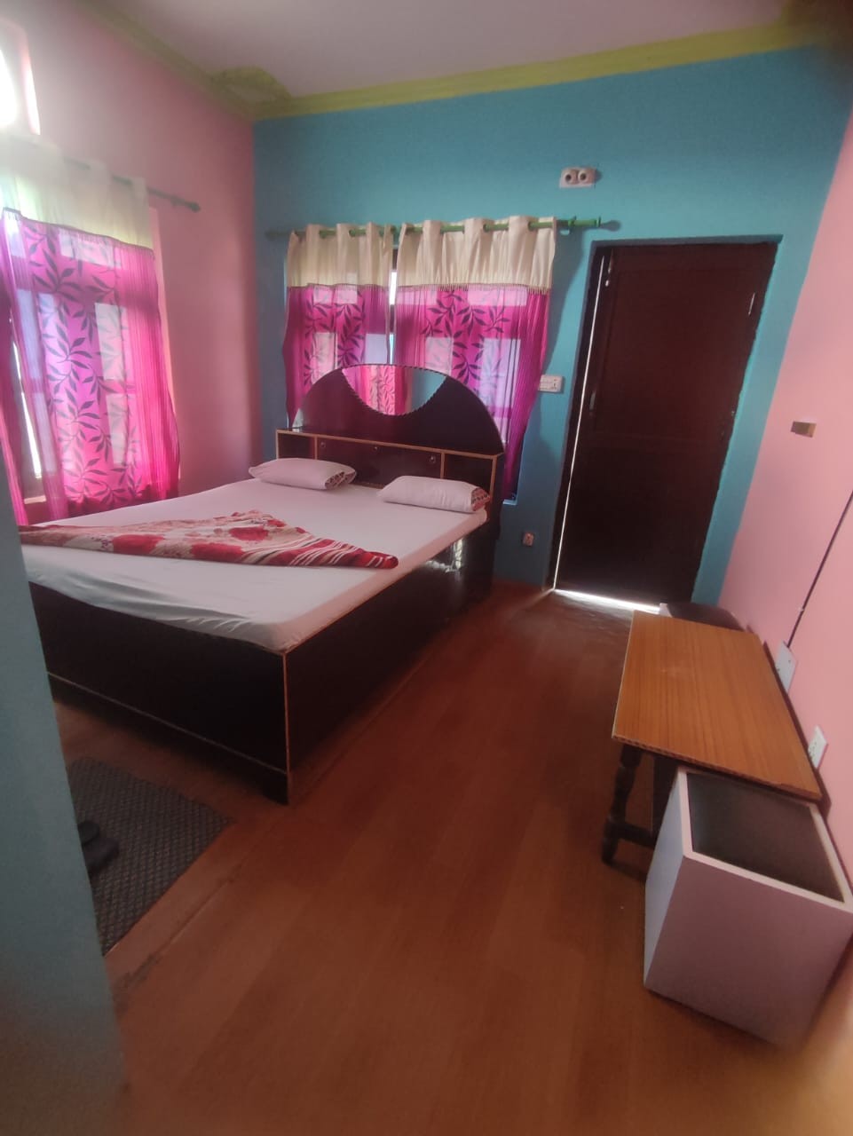 Hamro Pokhara Guest House And Restaurant