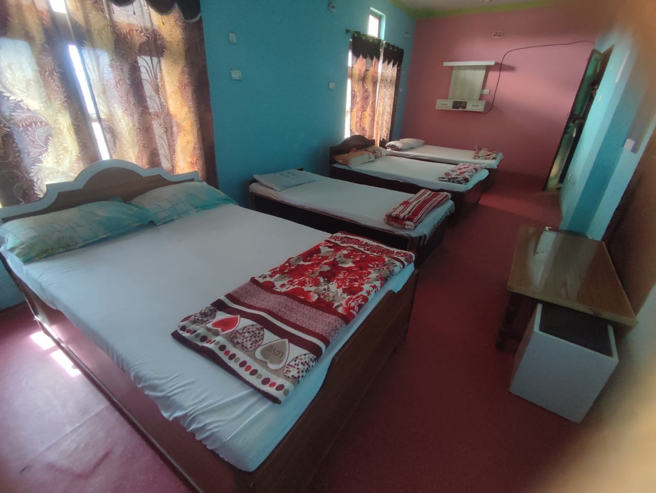 Hamro Pokhara Guest House And Restaurant