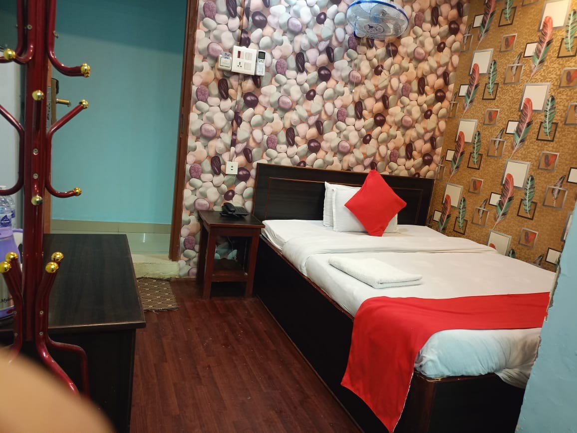 Guru hotel and lodge