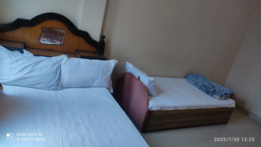 EVEREST GUEST HOUSE