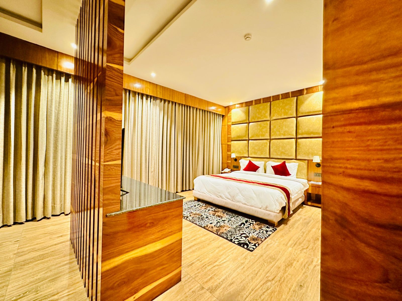 Super Deluxe AC Suite Room