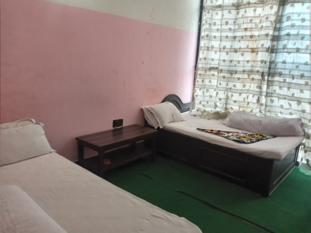 Everest Hotel & Lodge