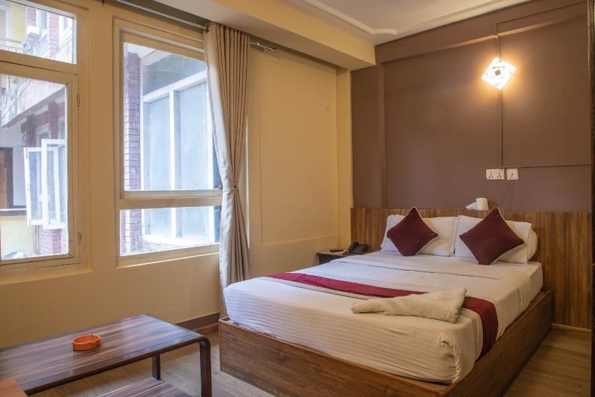 HOTEL HOLIDAY INN