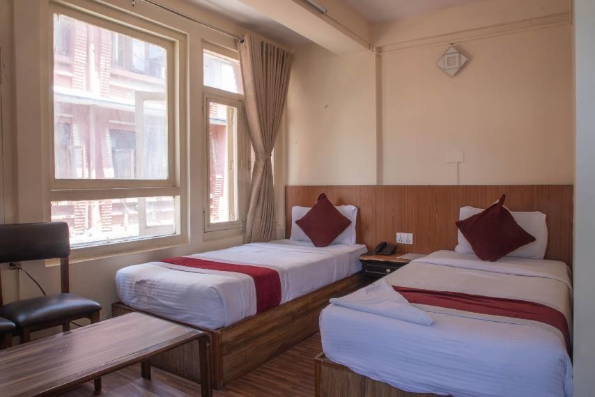 HOTEL HOLIDAY INN