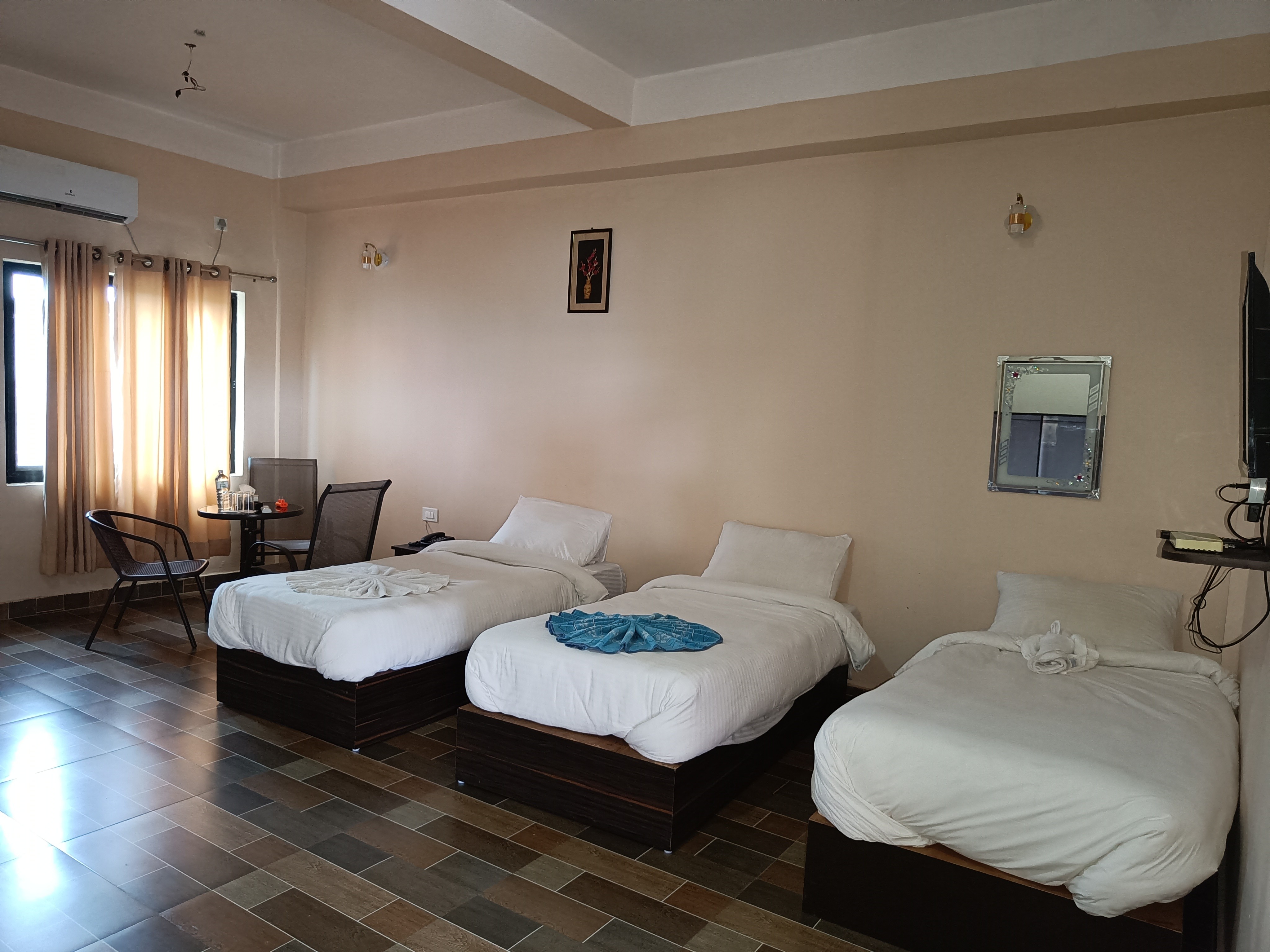 Tirple Room