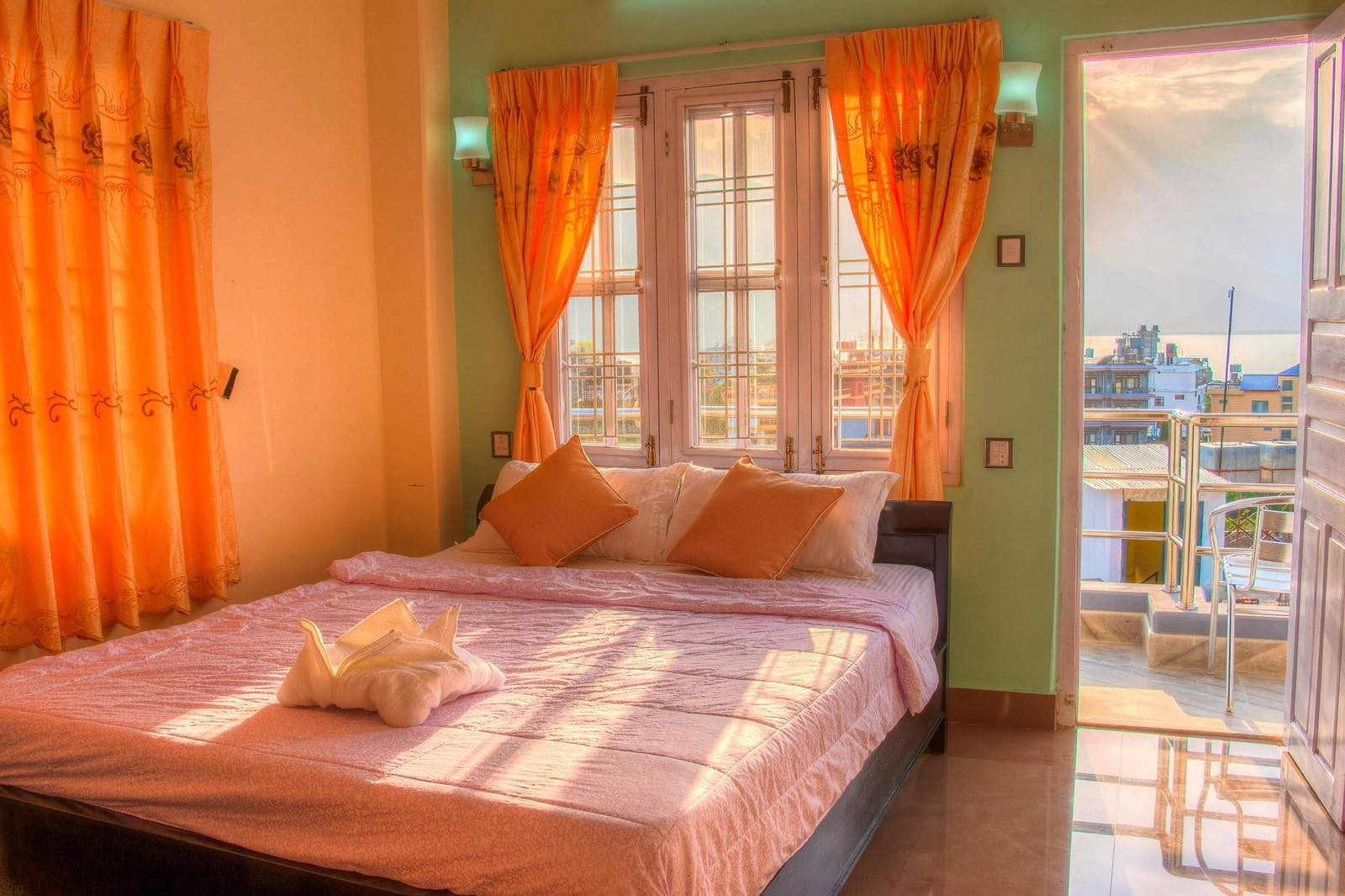 Atrium Hotel