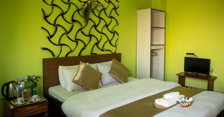 Summit Hotel