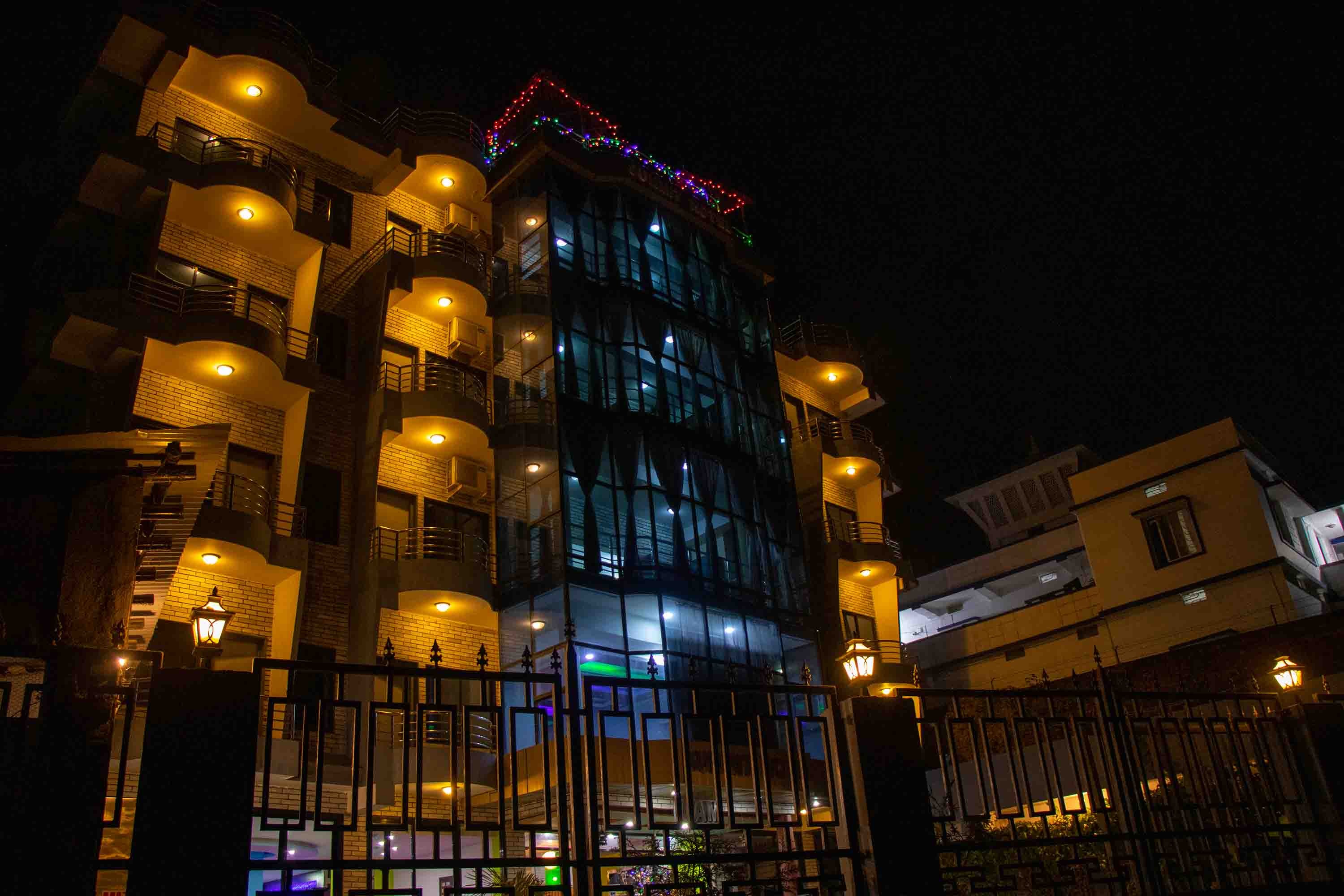 Summit Hotel