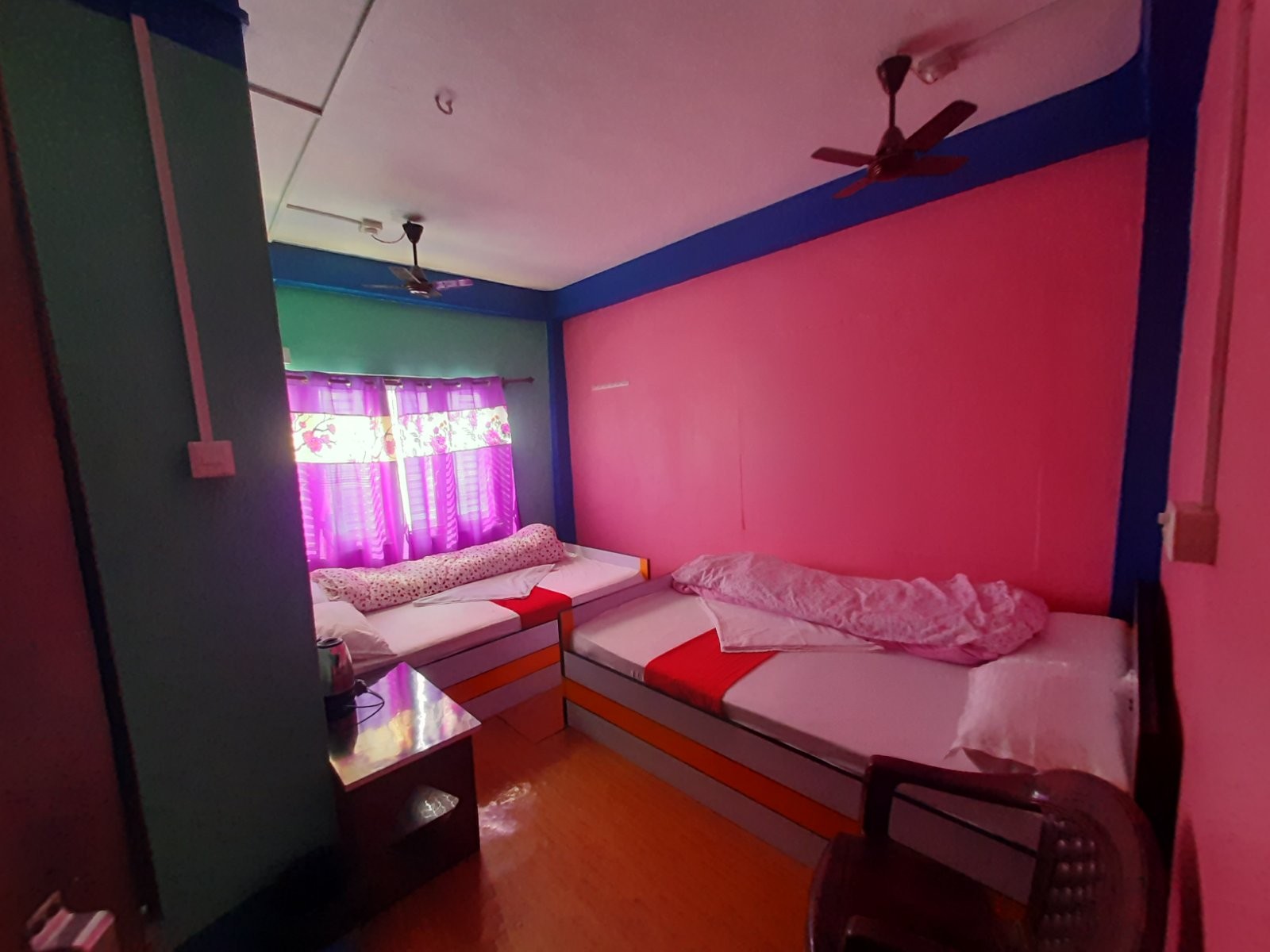 Double Bed Double Bed