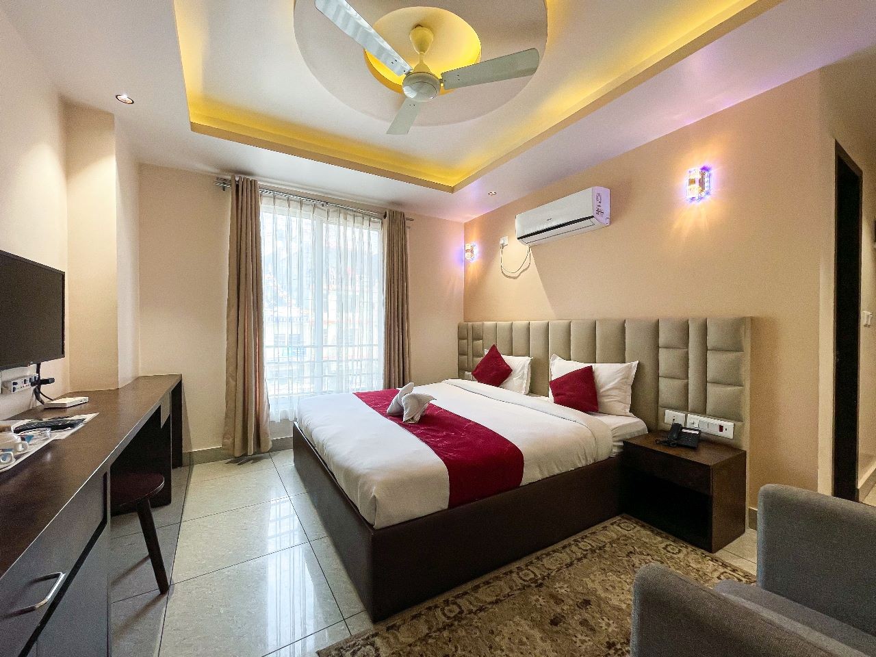 Semi Deluxe Room