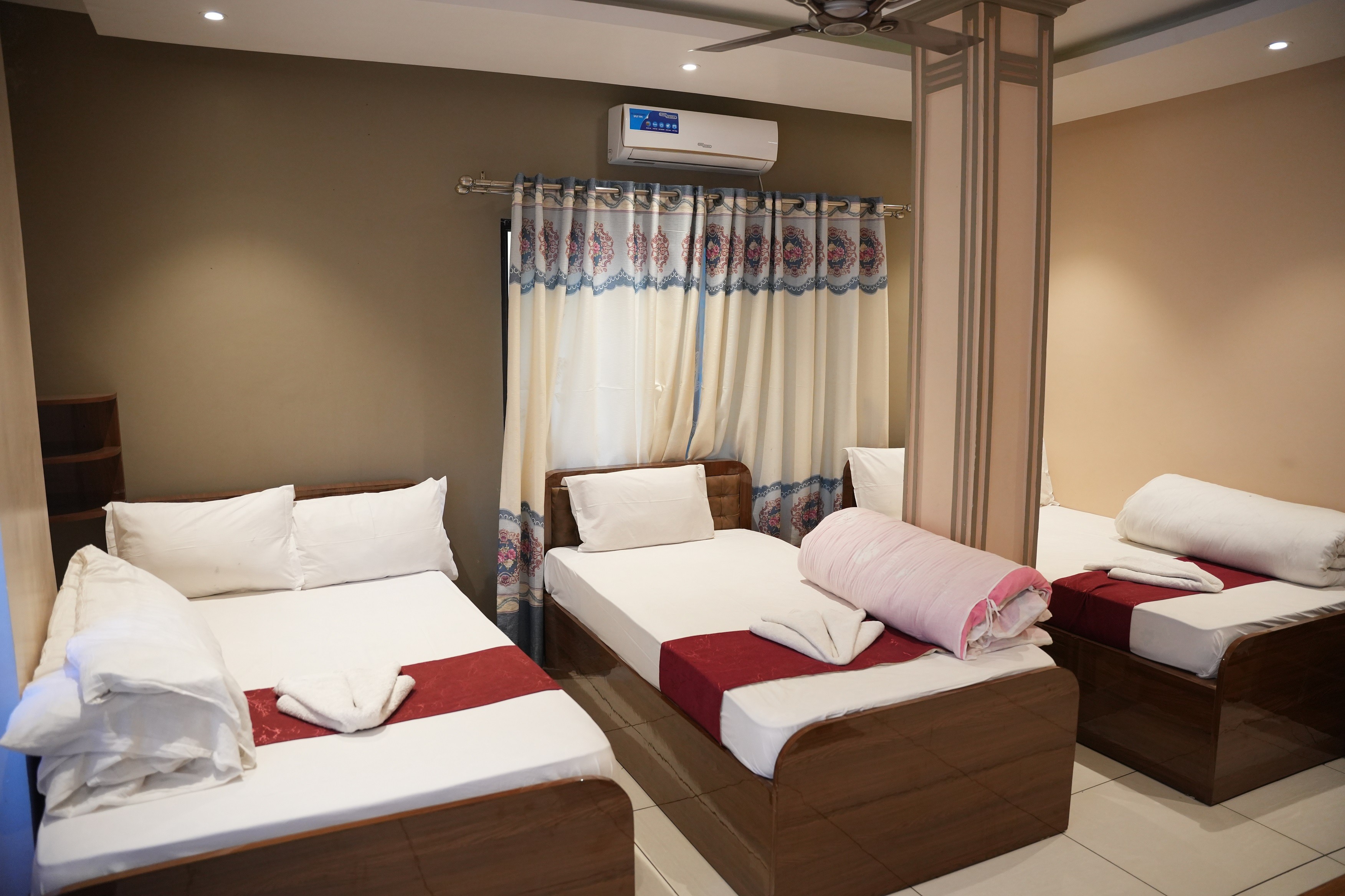 Triple Bed Room