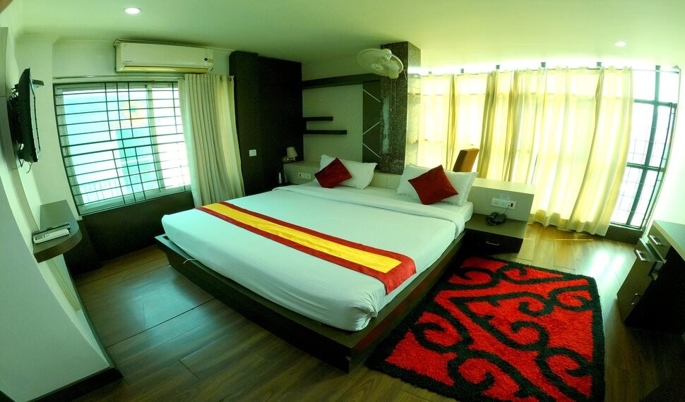 DOUBLE EXECUTIVE MASTER BED