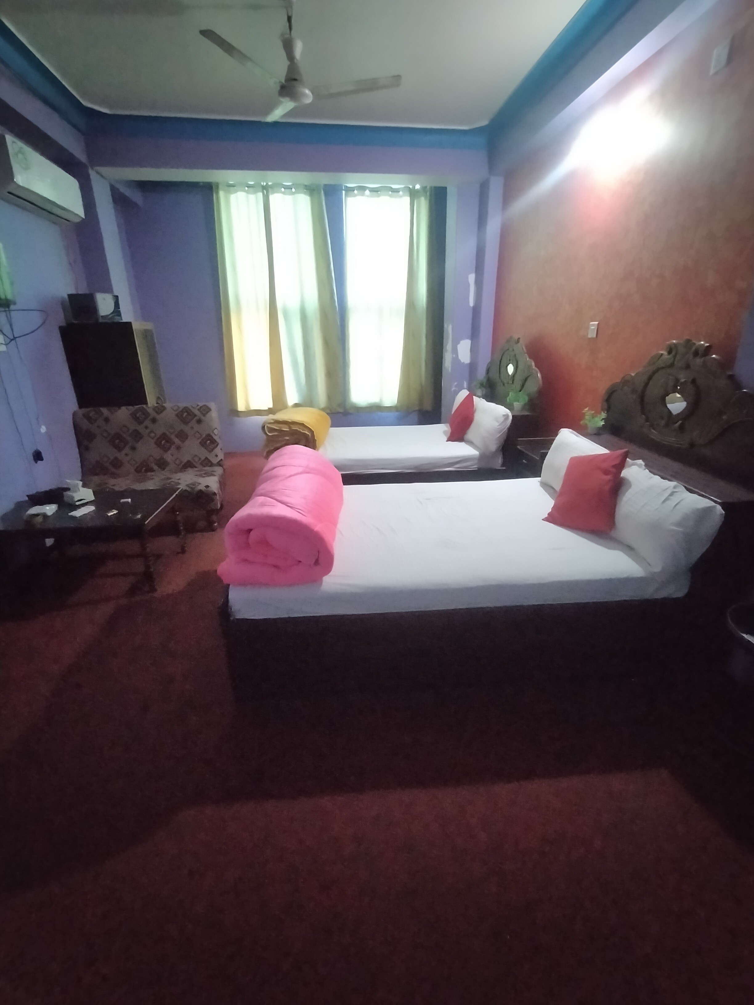 Twin/Double with 1 King Bed