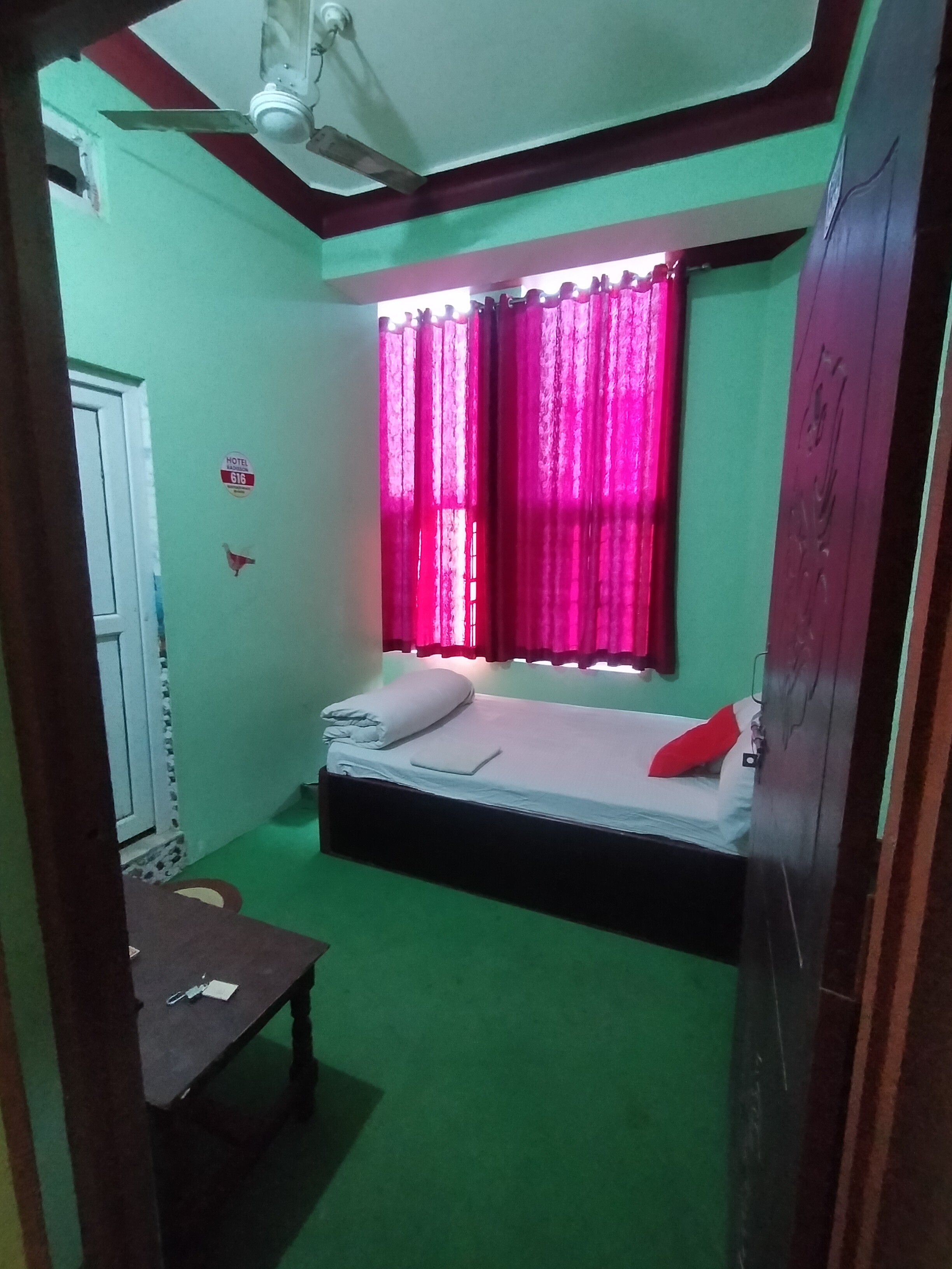 Rukumeli  shiv hotel and lodge|attage room