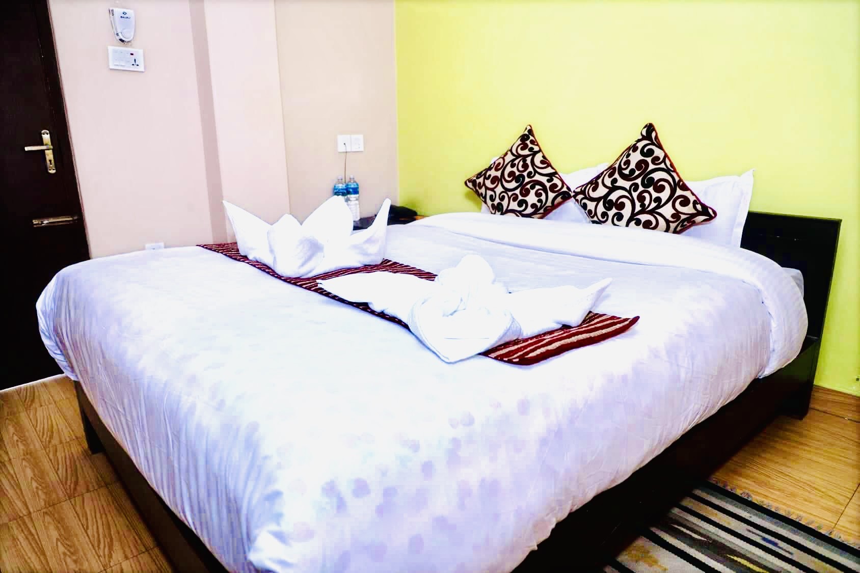 Hotel Donosti Pokhara|Deluxe Double Room