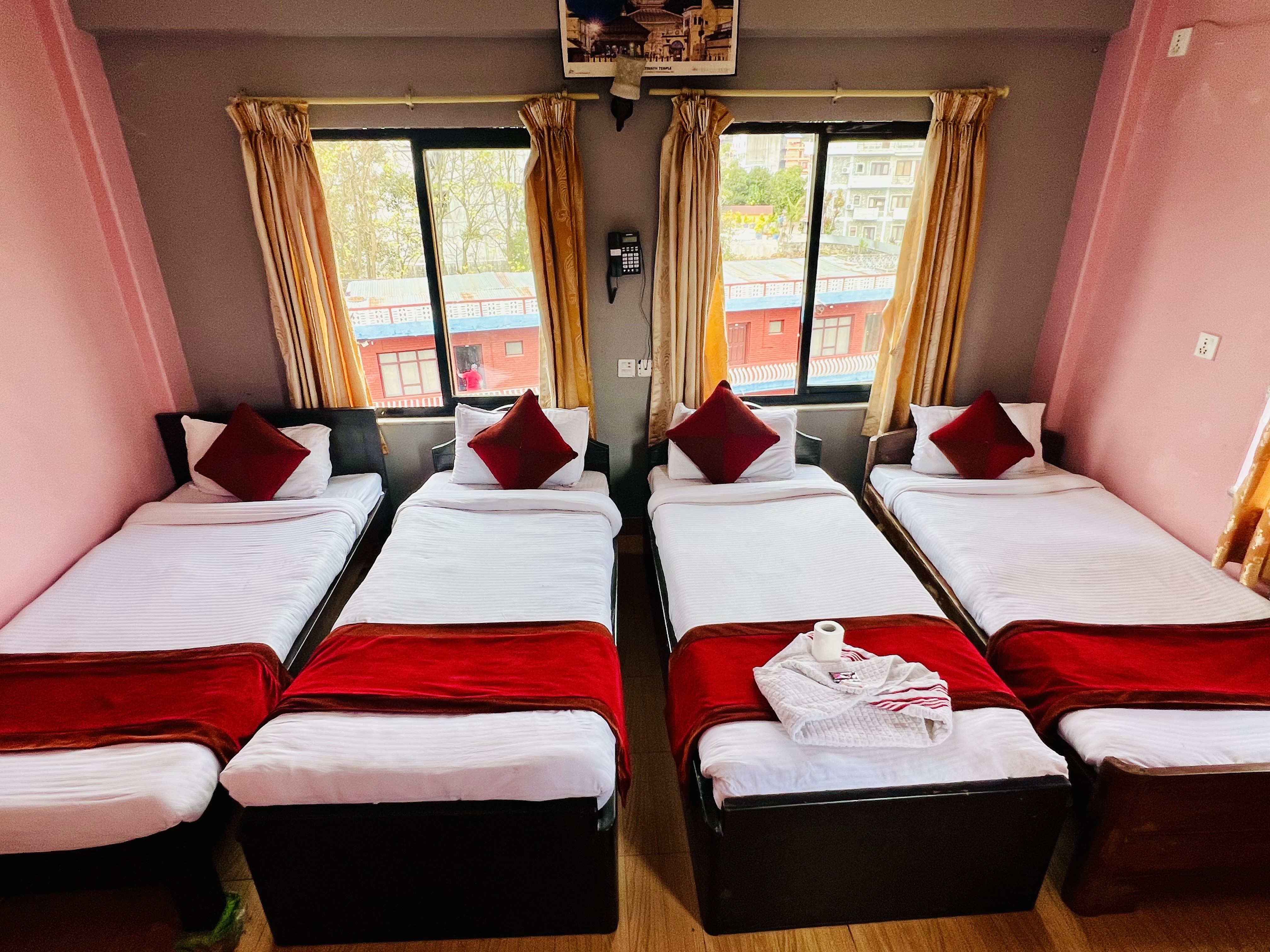 Hotel Donosti Pokhara|Deluxe Hall Room