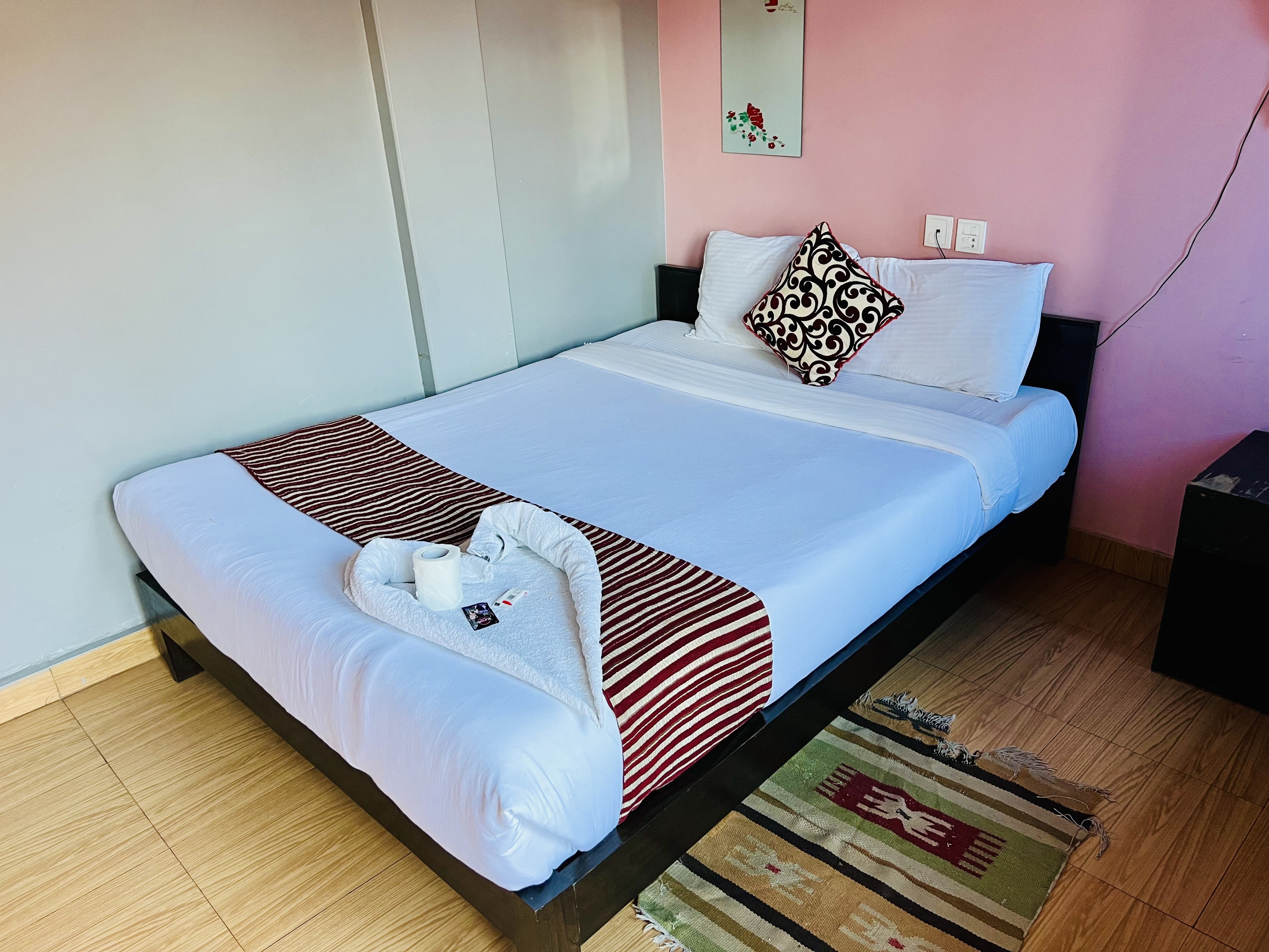 Hotel Donosti Pokhara|Deluxe Double Room