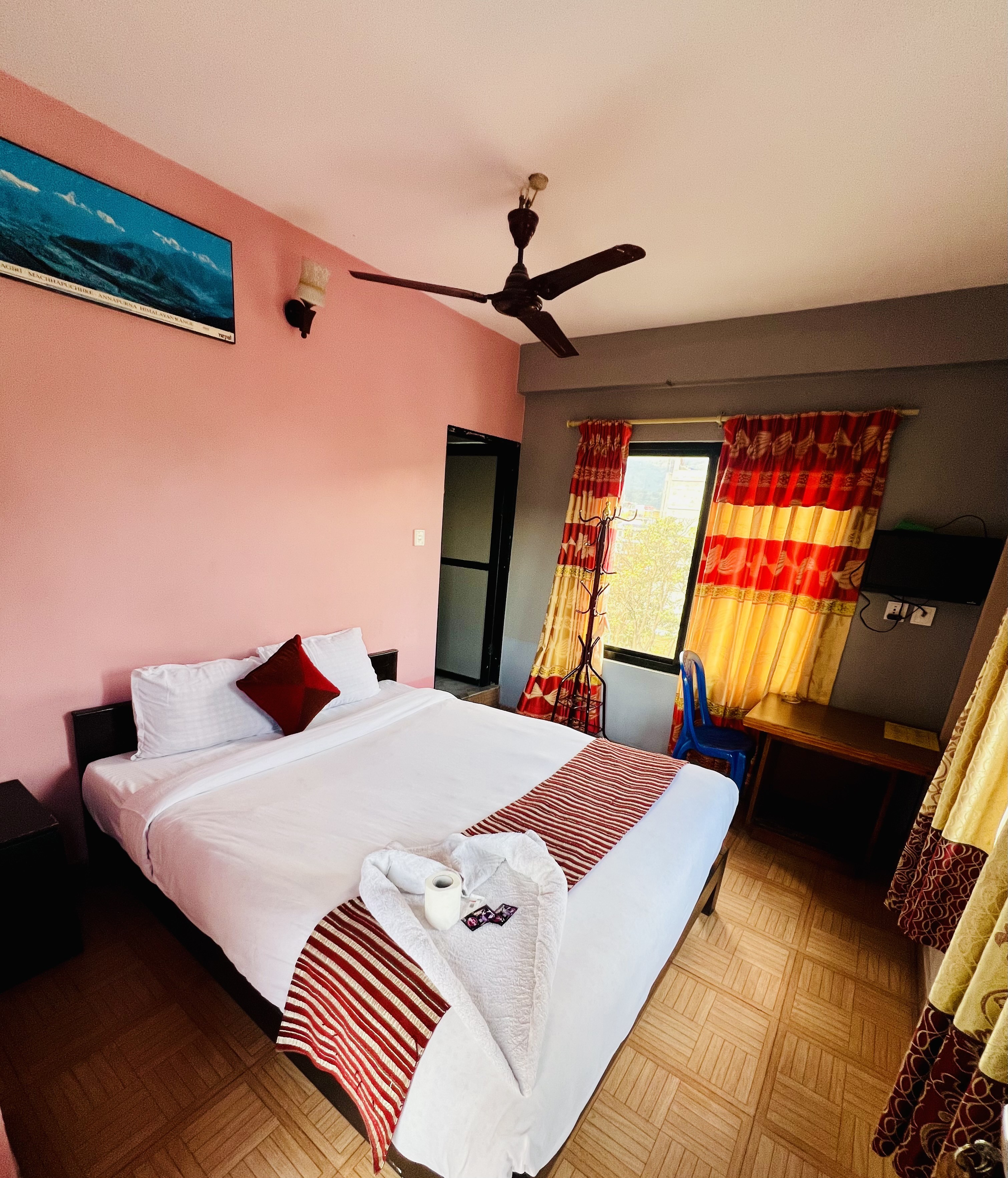Hotel Donosti Pokhara|Deluxe Double Room