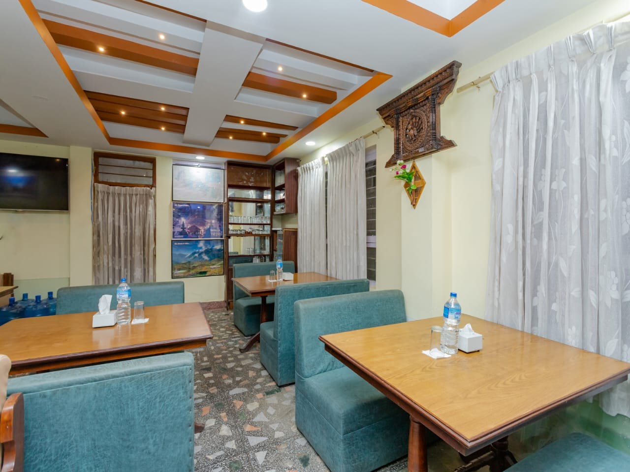 Hotel New Pokhara Palace