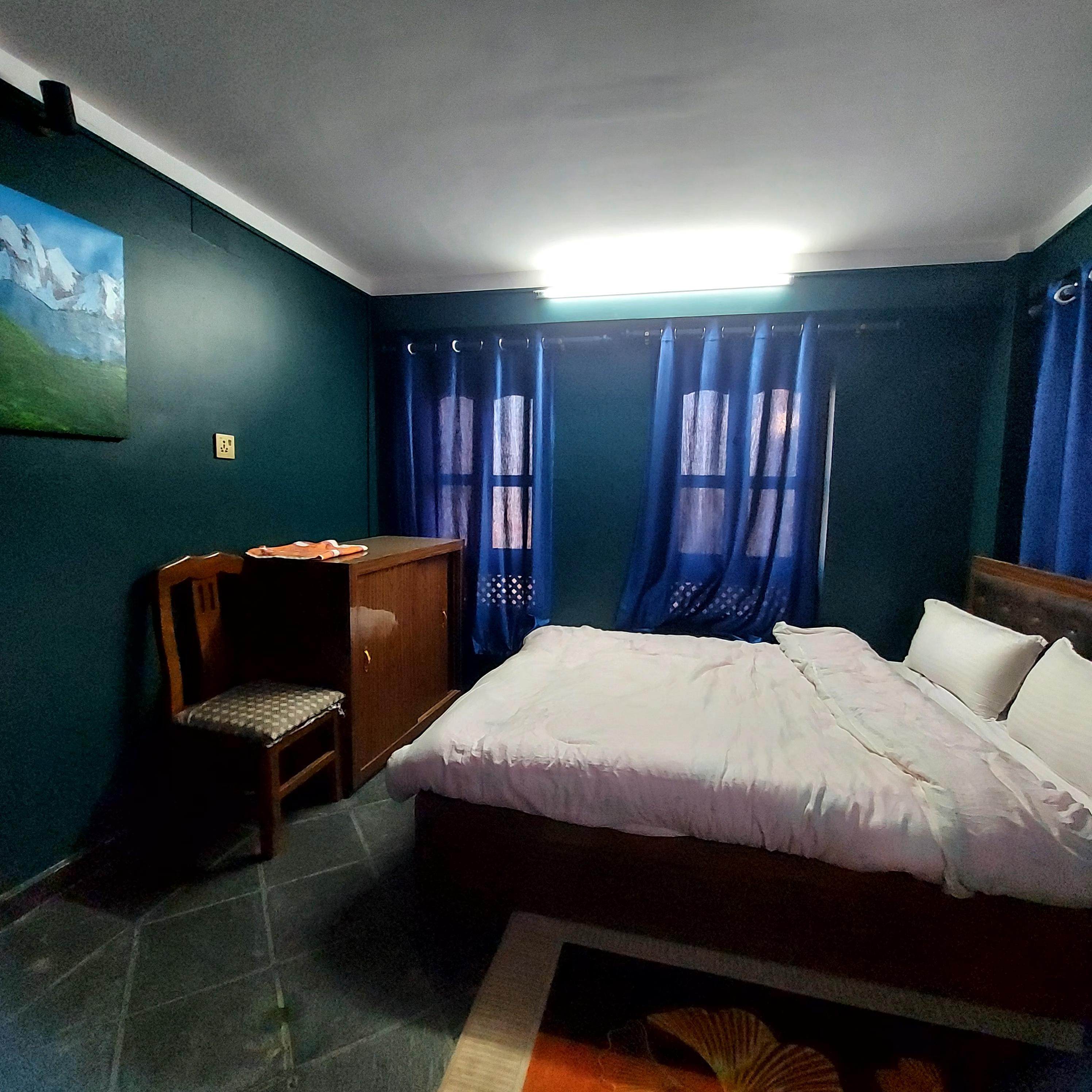 Luniva Restaurant And Guest House