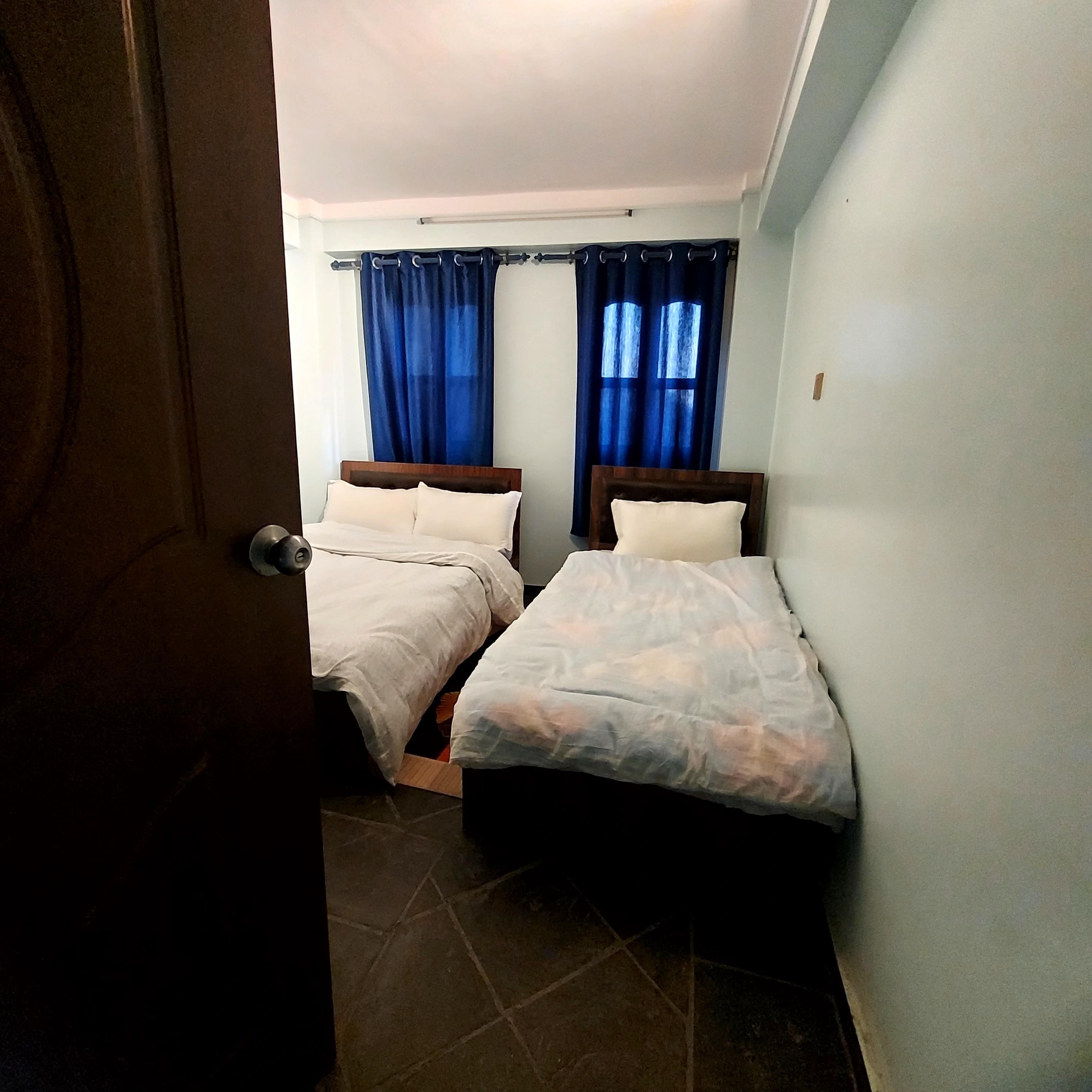 Luniva Restaurant And Guest House