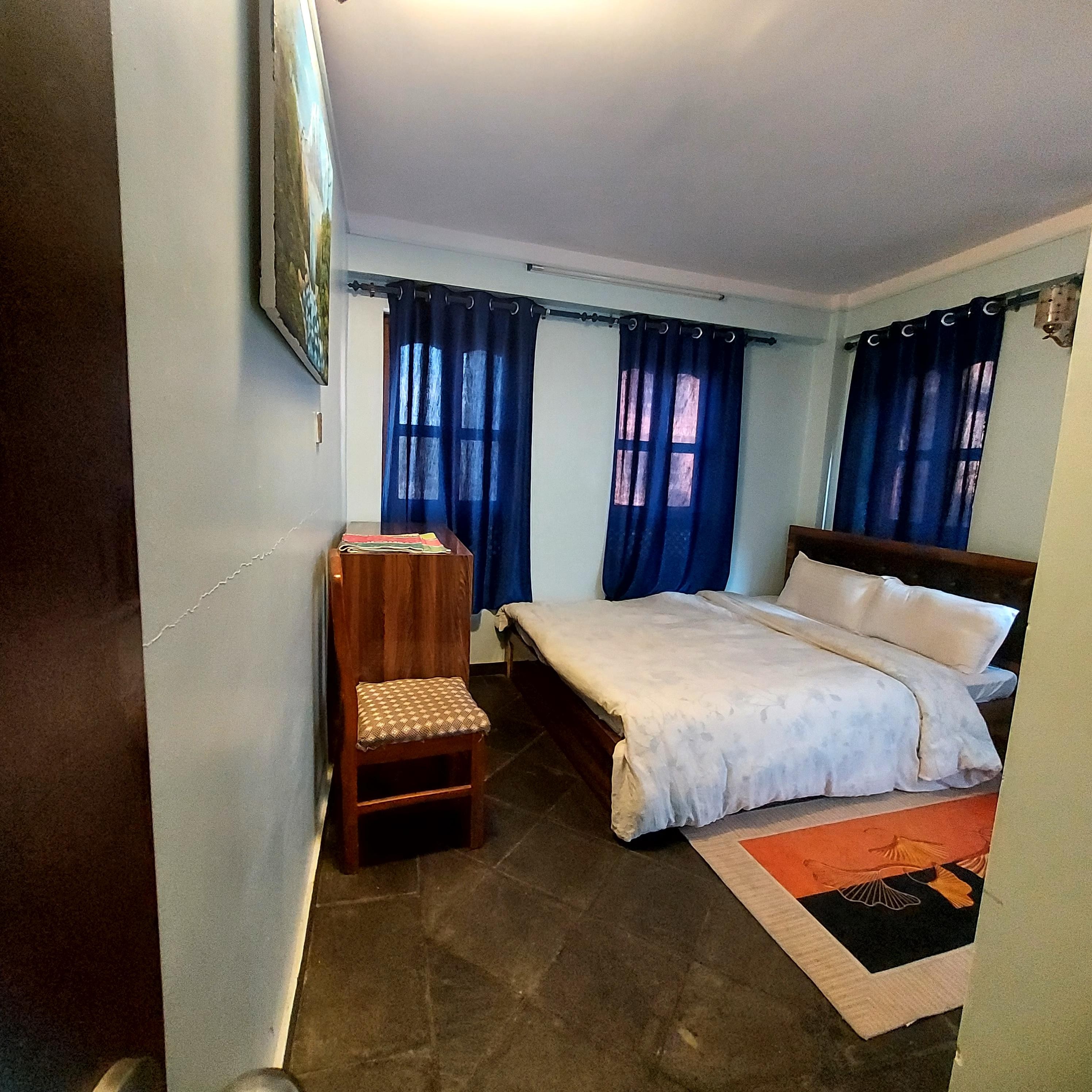 Luniva Restaurant And Guest House