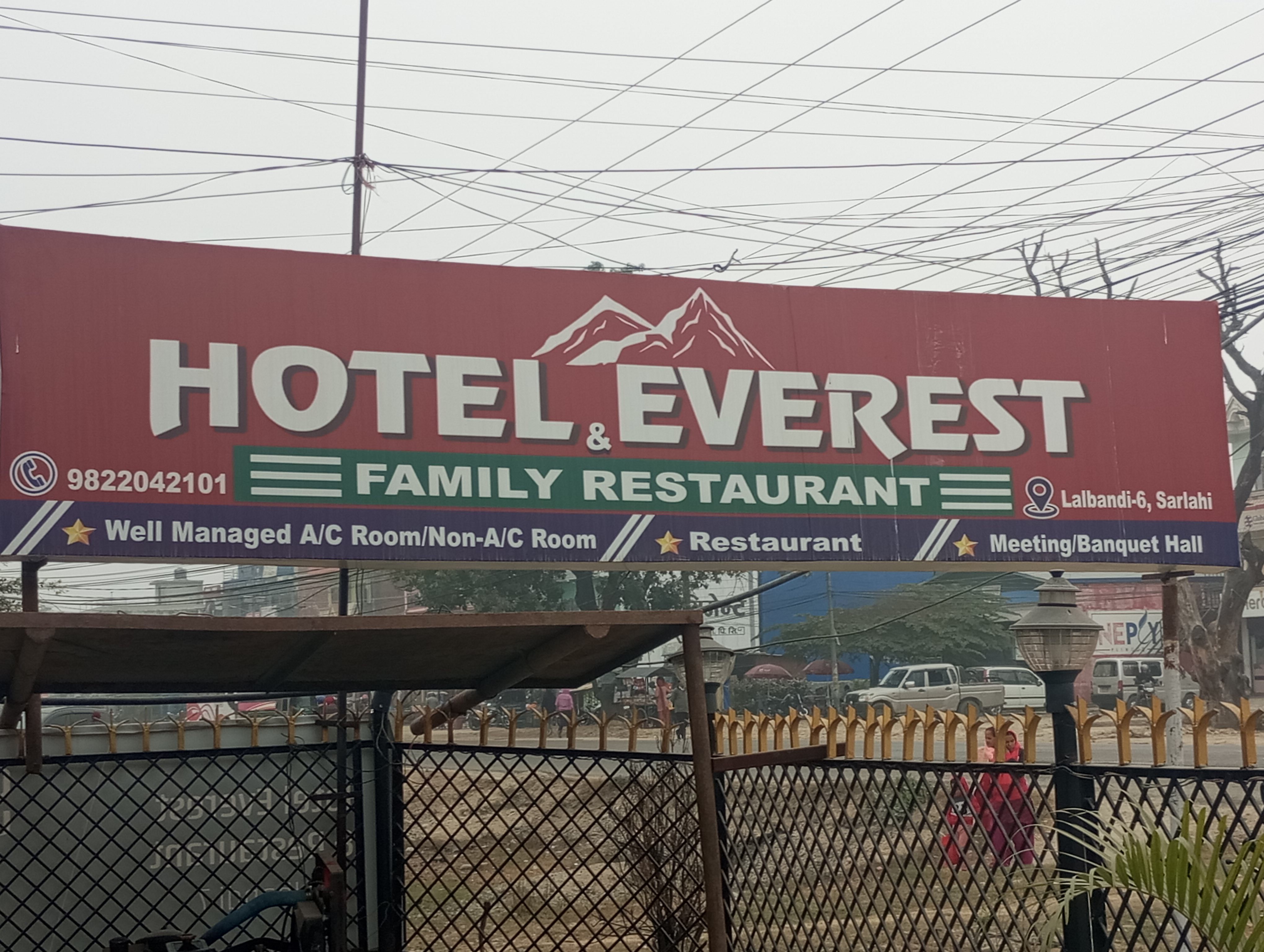 HOTEL EVEREST & RESTAURANT