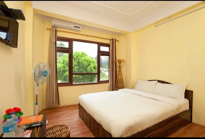 Mountain Wall Hotel