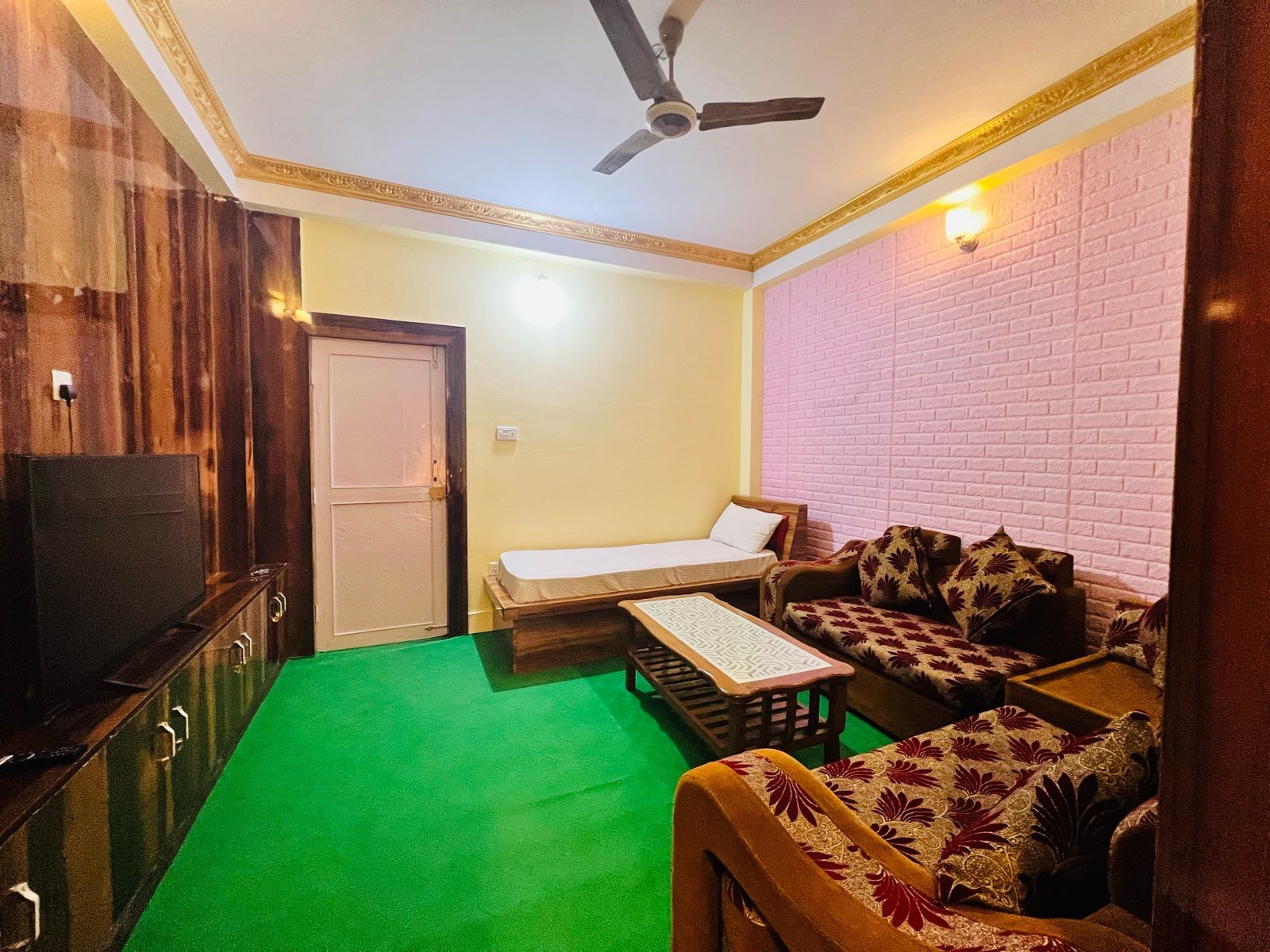 Hotel Sworgalok