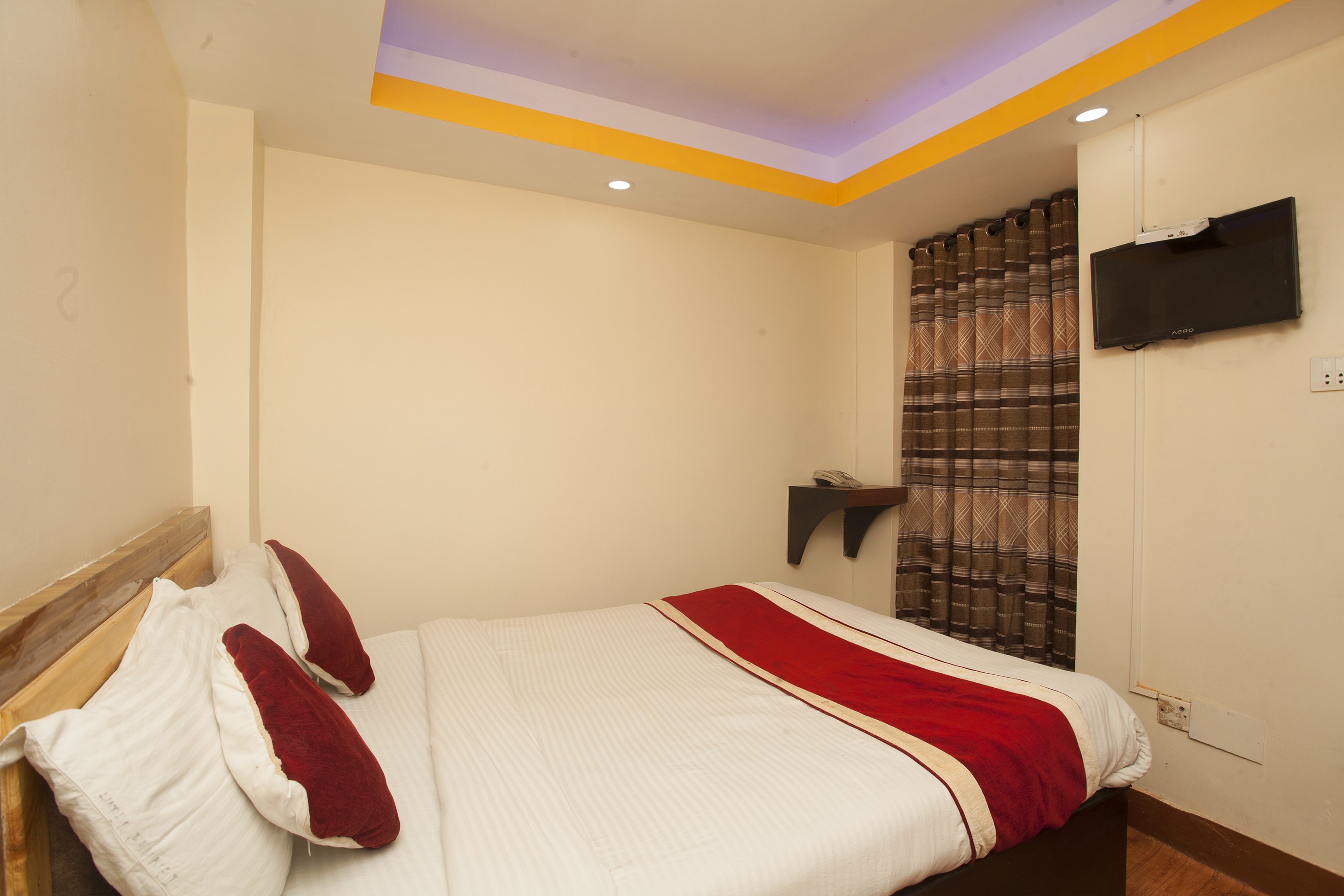 Hotel Brunei Holiday Inn|Couple bedroom