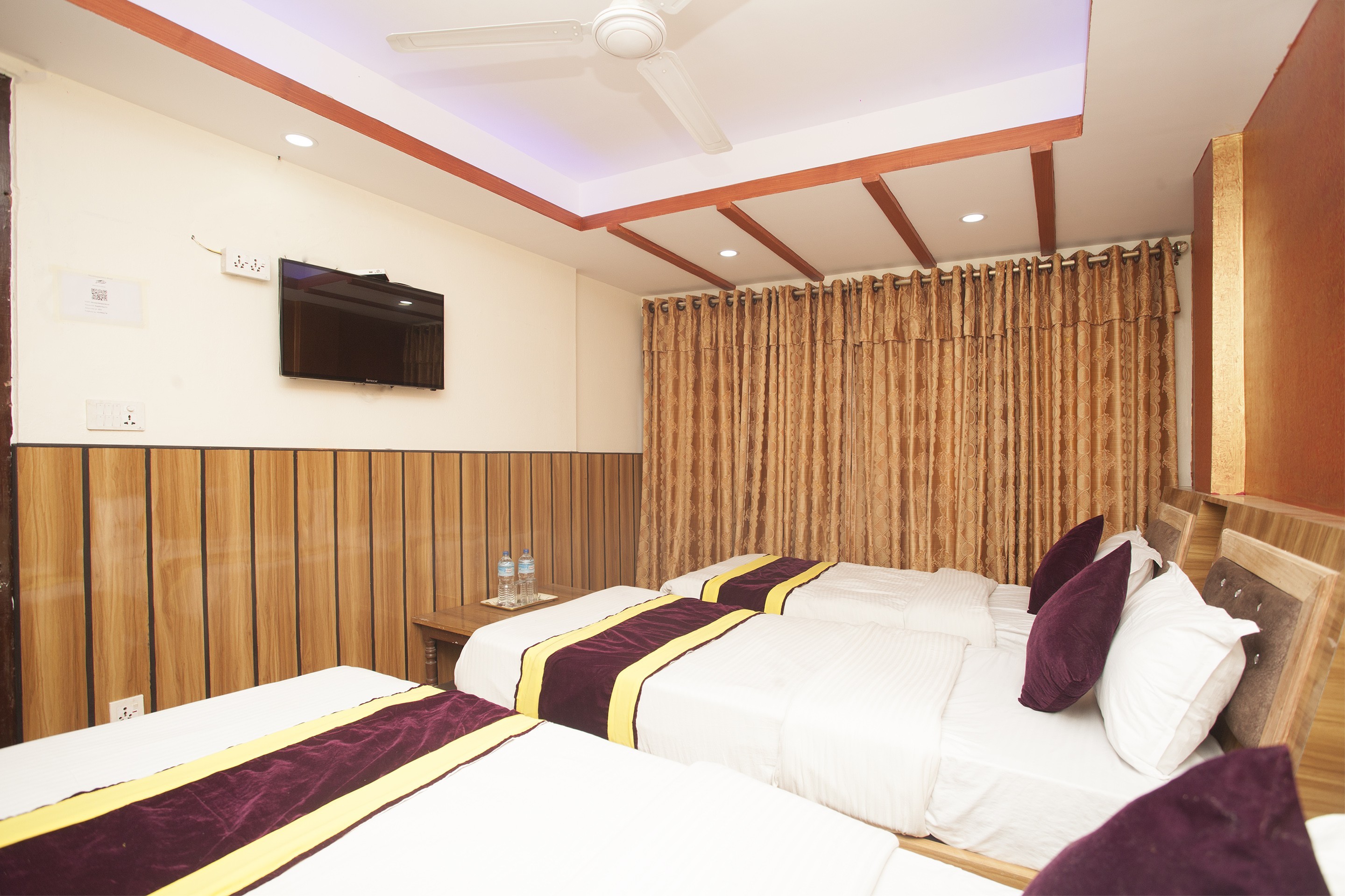 Machhapuchhre Hotel|Triple bedroom