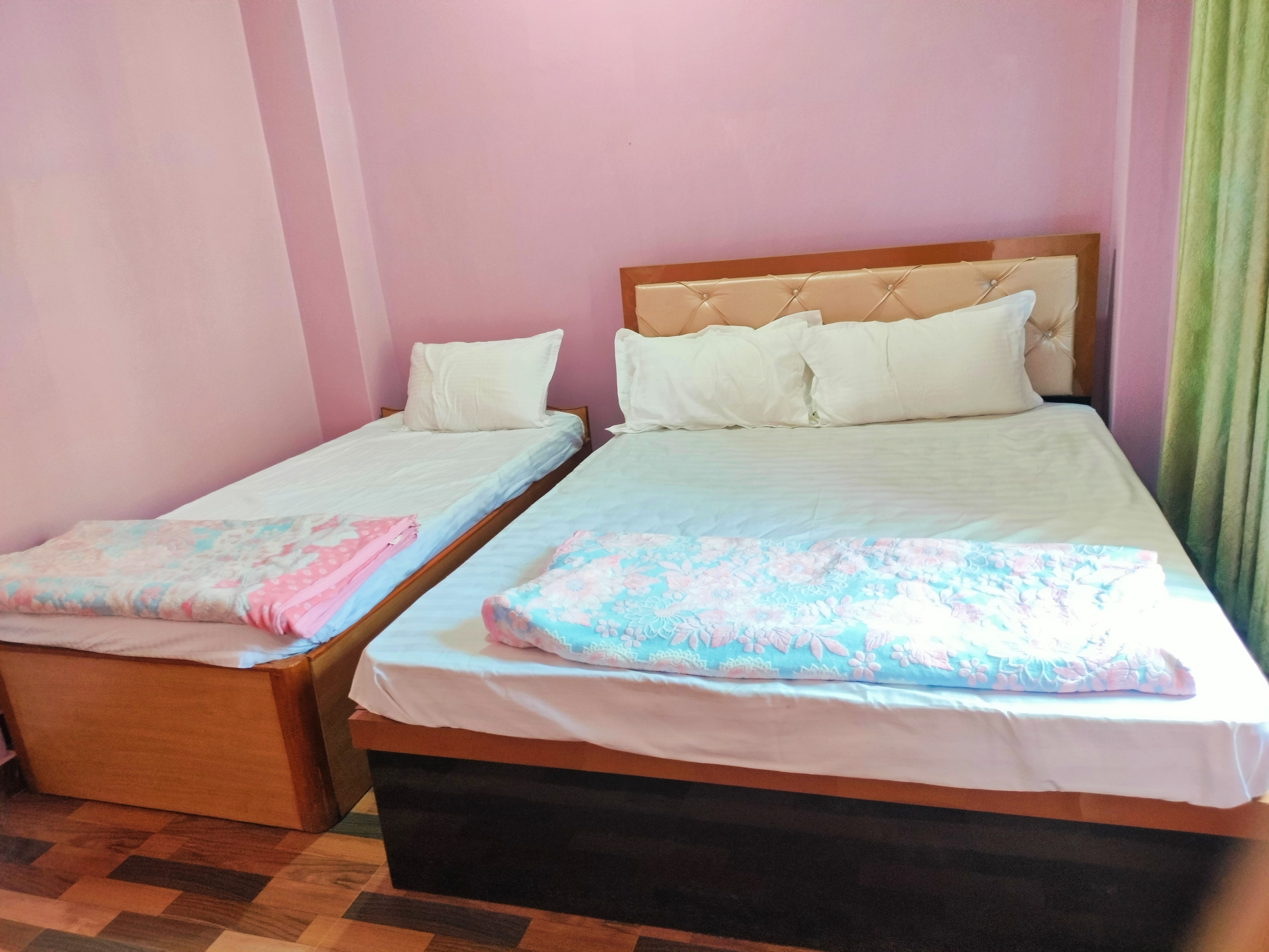 Buwaaama Darshan Hotel