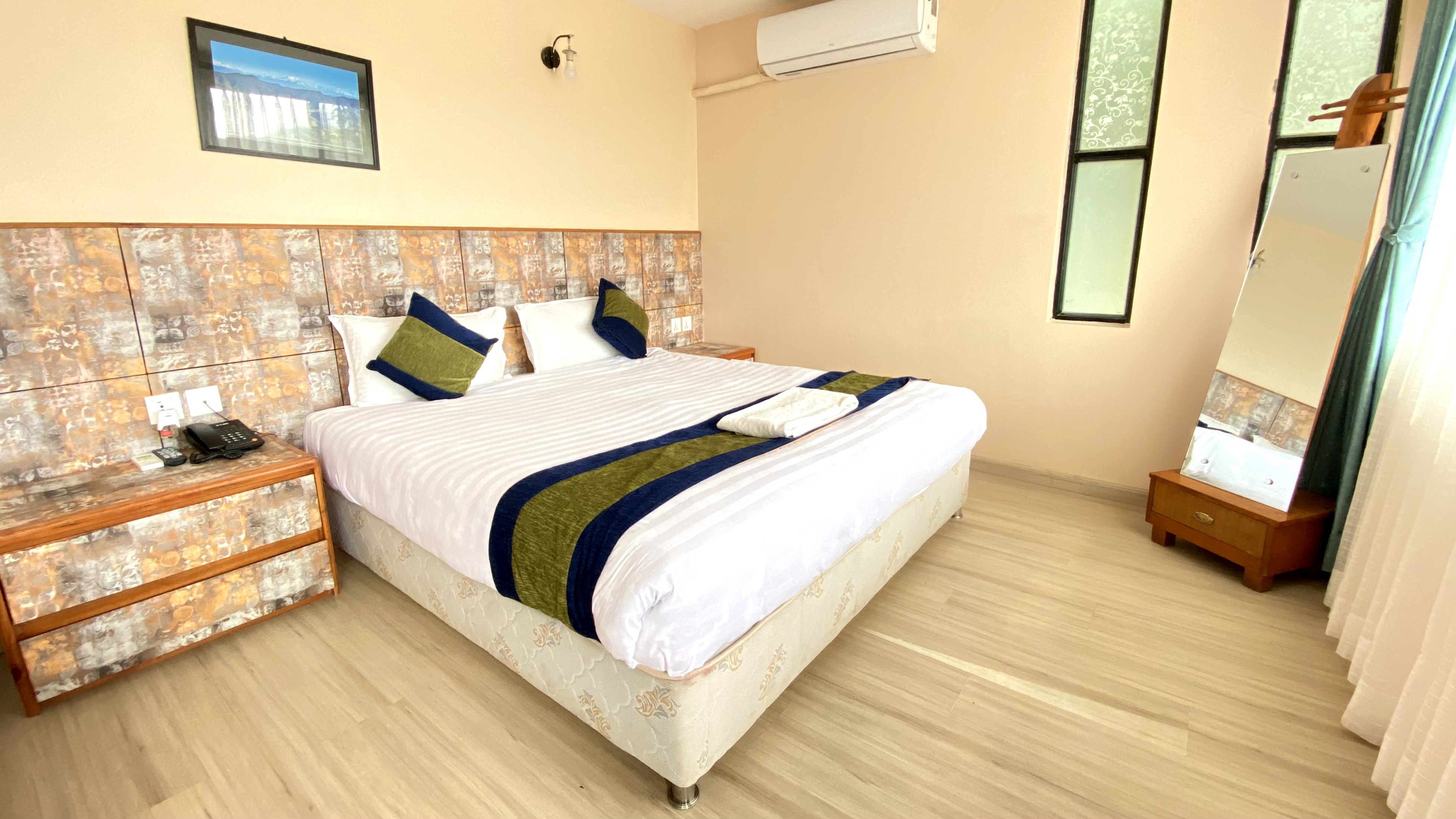 Om Adhyay  Retreat Pvt Ltd|Deluxe Double Room