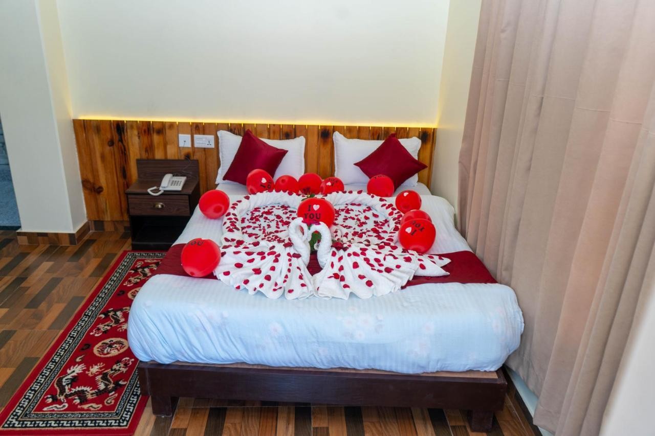 Hotel Pokhara Suites