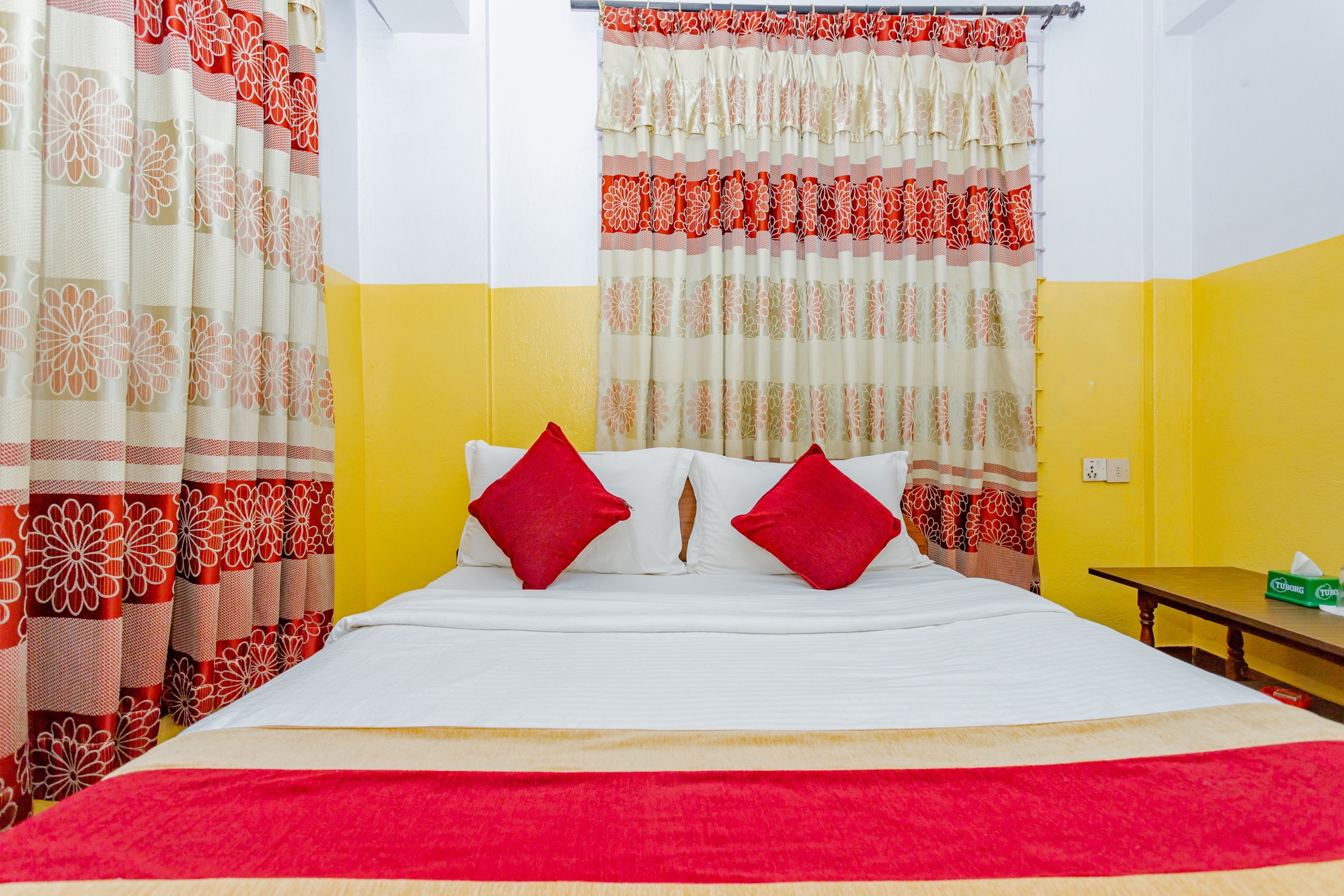 Simple Master Bed Room