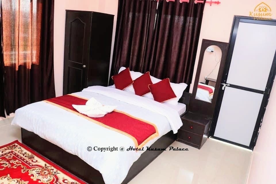 Hotel Kusum & Party Palace