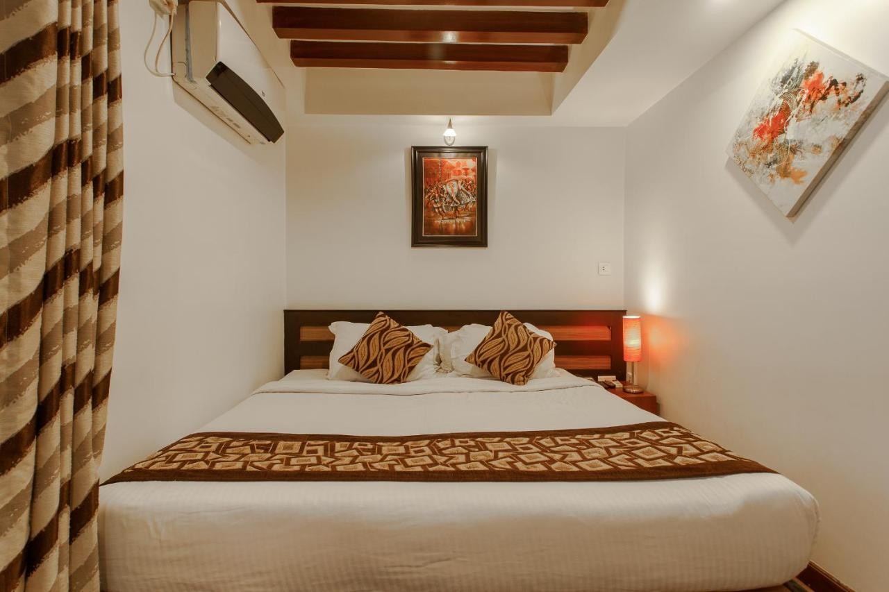 Hotel Shreesu|Deluxe Room