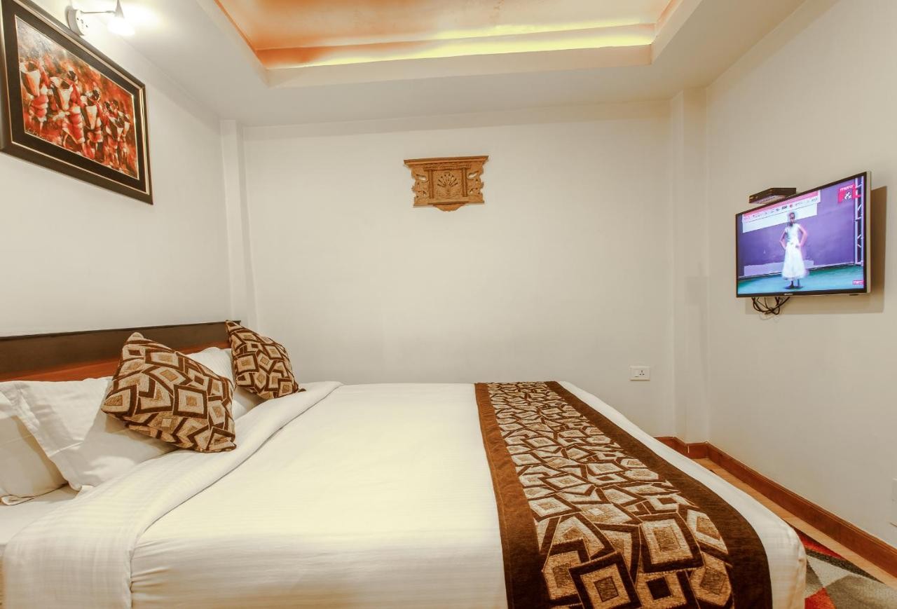 Hotel Shreesu|Deluxe Room